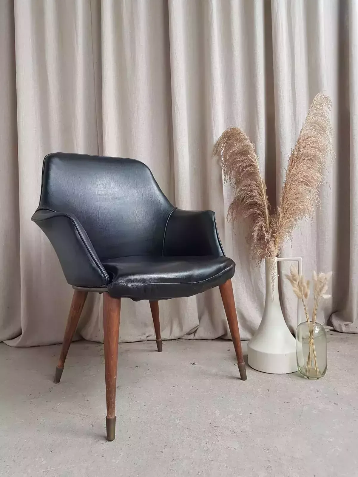 Vtg Mid Century Vinyl Leather Cocktail Chair Retro Danish Italian Design R536
