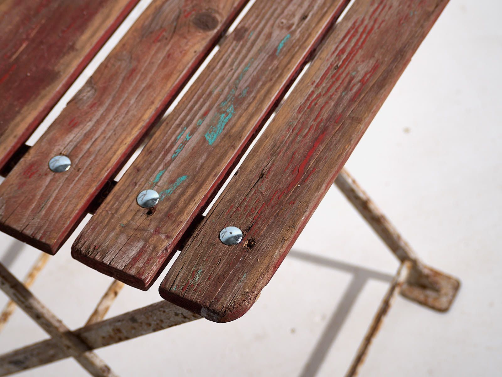 photo furniture Antique Red Garden Folding Chairs (C.1920). Set Of 4 Pieces