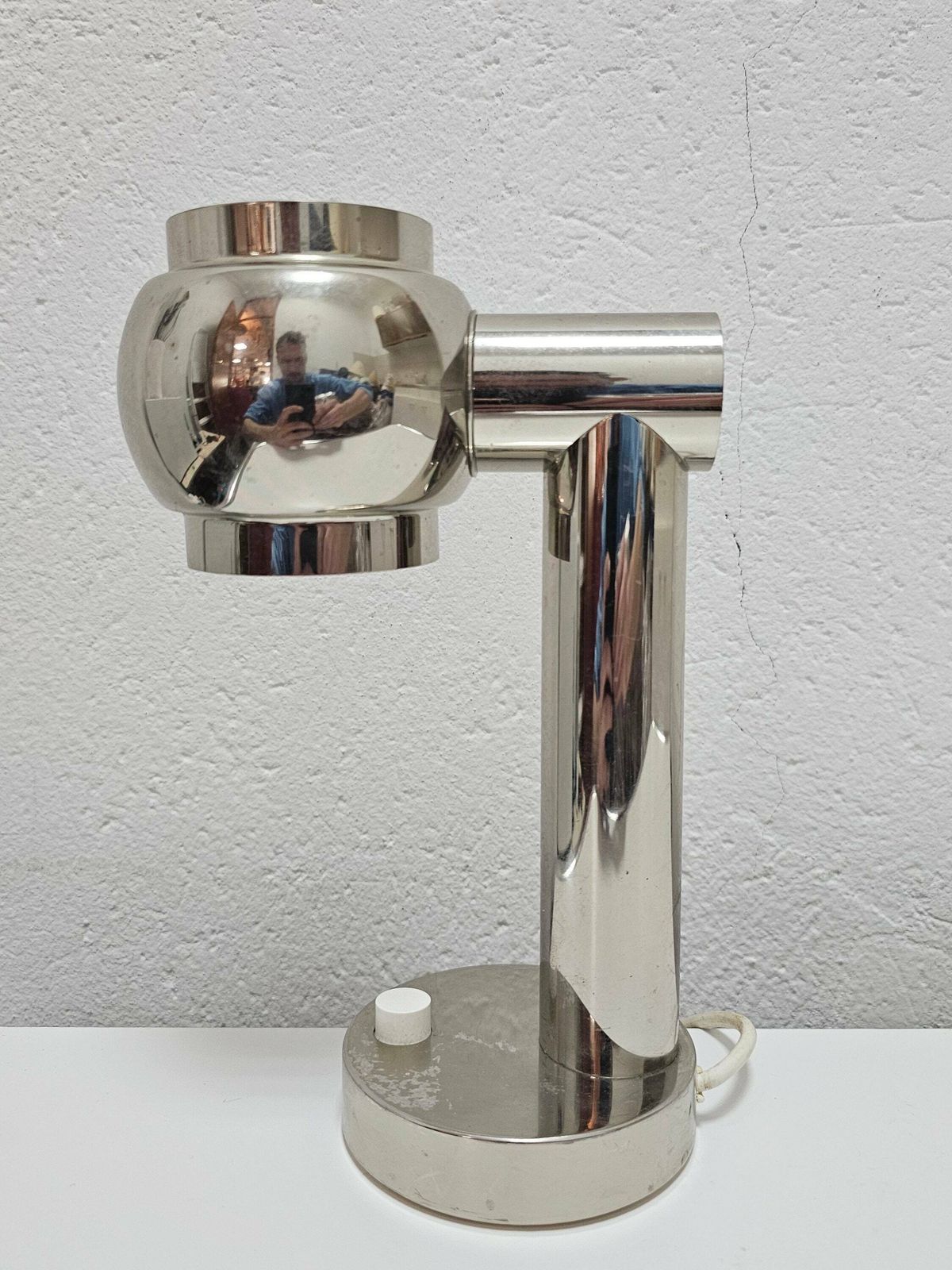 Small Space Age Table Lamp Done In Chrome With Revolving Shade // Made In Italy In 1970s photo 900.0