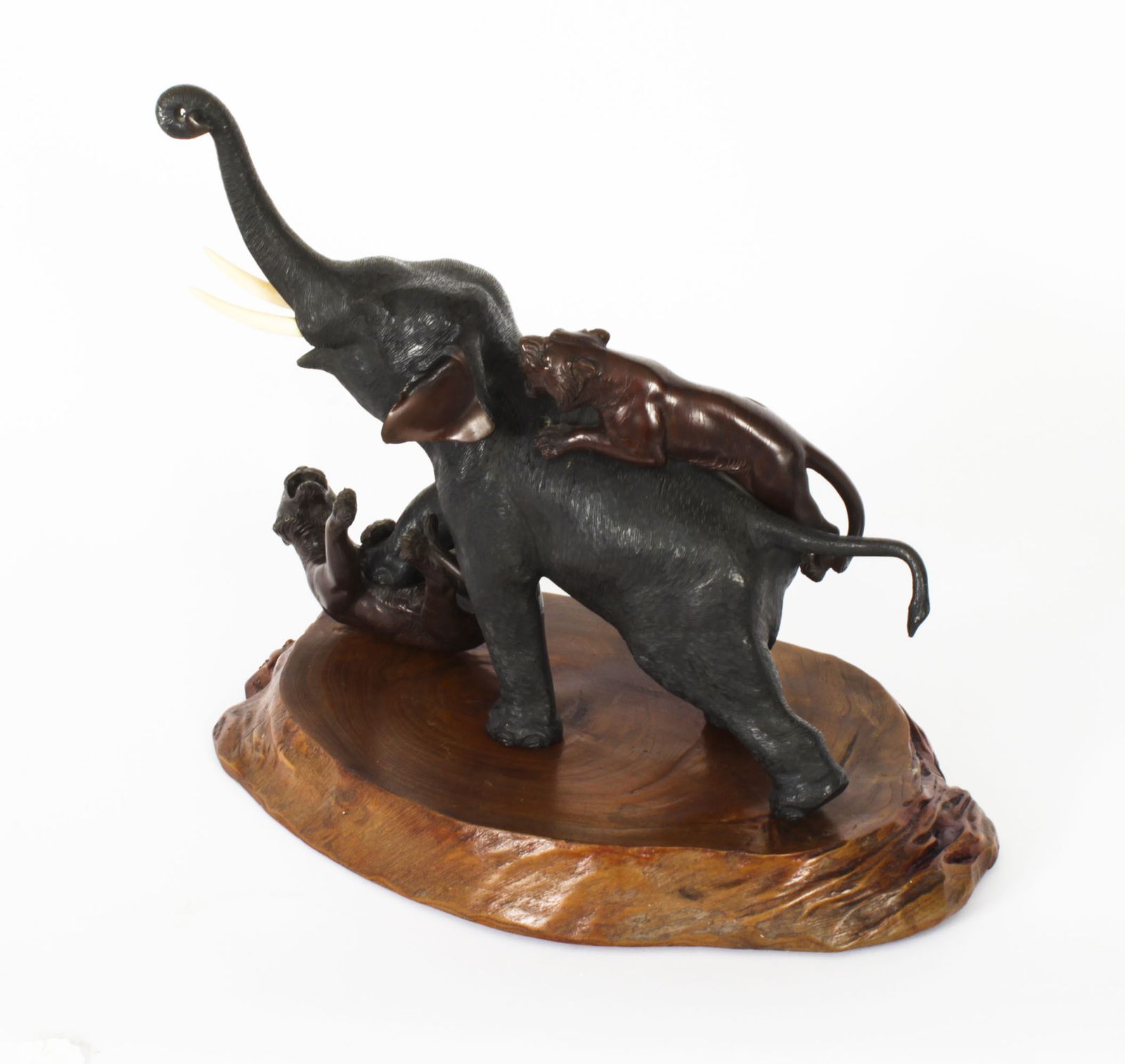 Antique Large Japanese Bronze Elephant & Tigers  Meiji Period  19th C photo vinterior