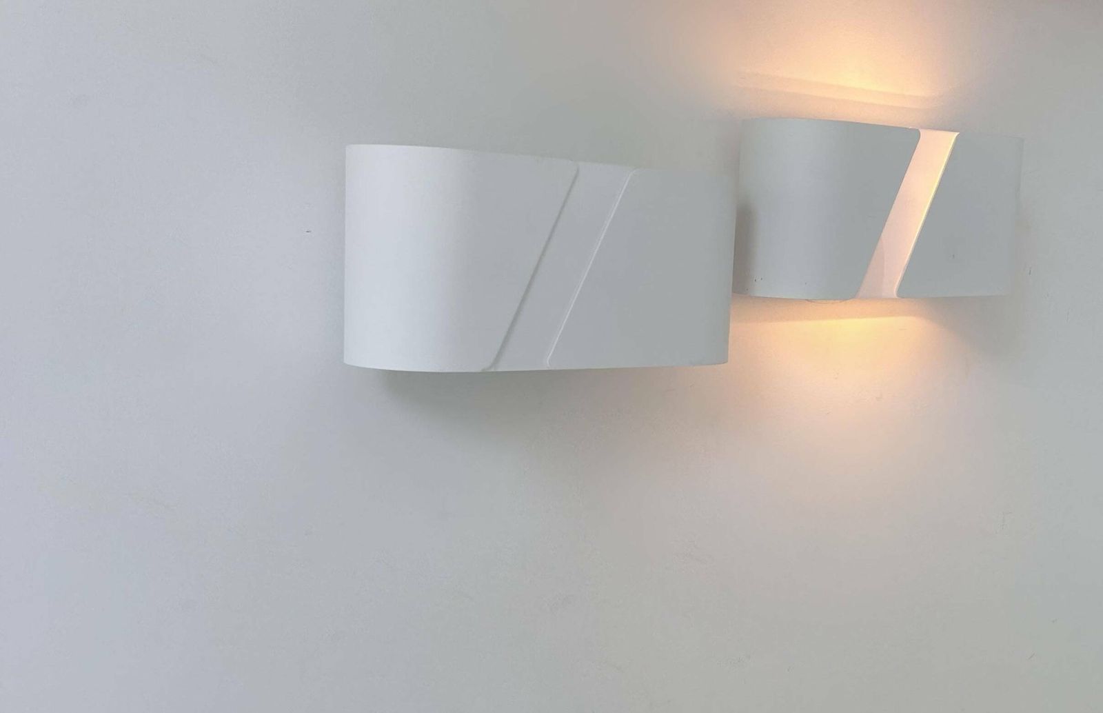 Pair Of Matt White Metal And Perspex Wall Lights, Holland 1980 photo for sale