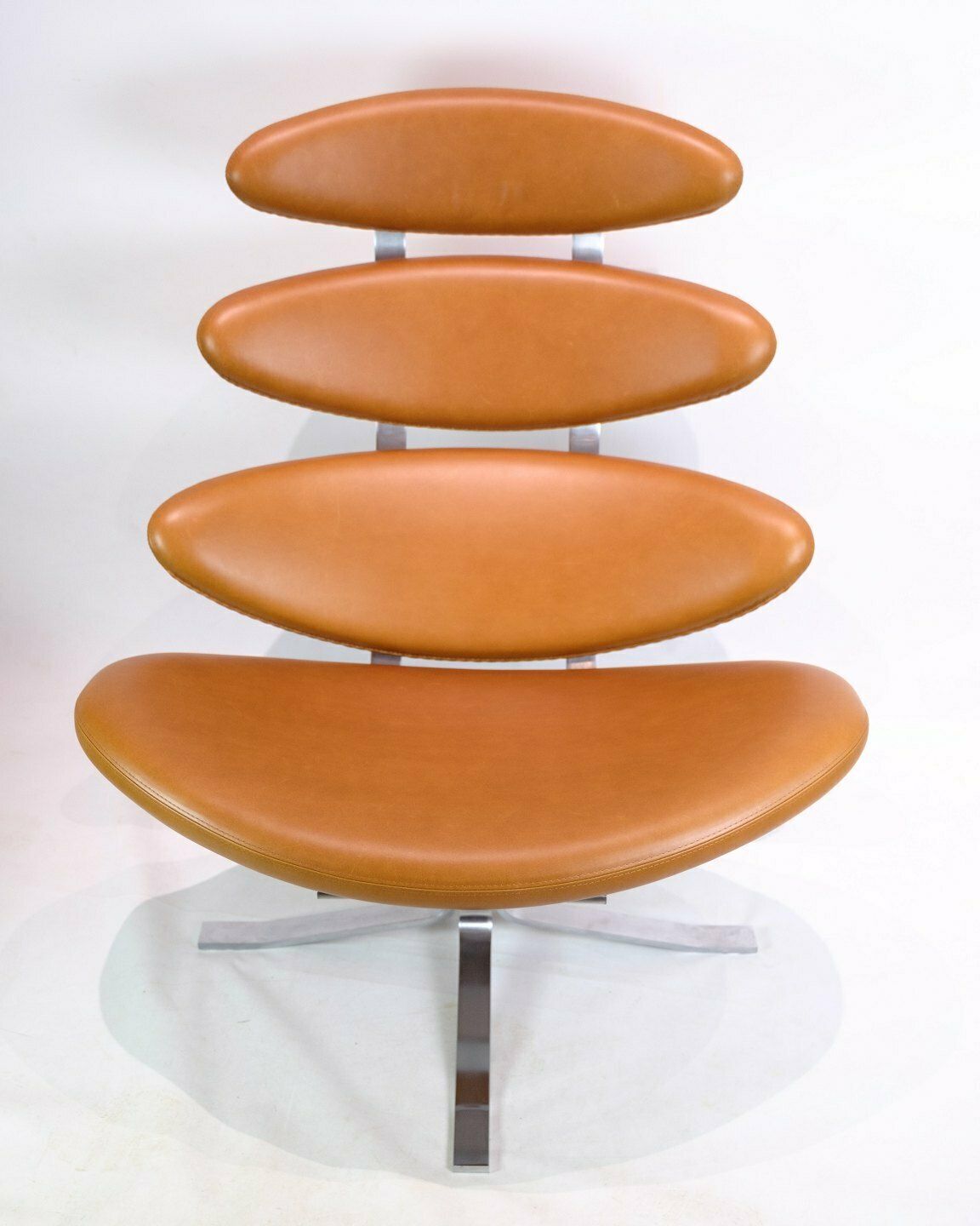 photo furniture Corona Lounge Chair  Model Ej 5 In Walnut Elegance Leather By Poul M. Volther For Erik Jørgensen From 1960s