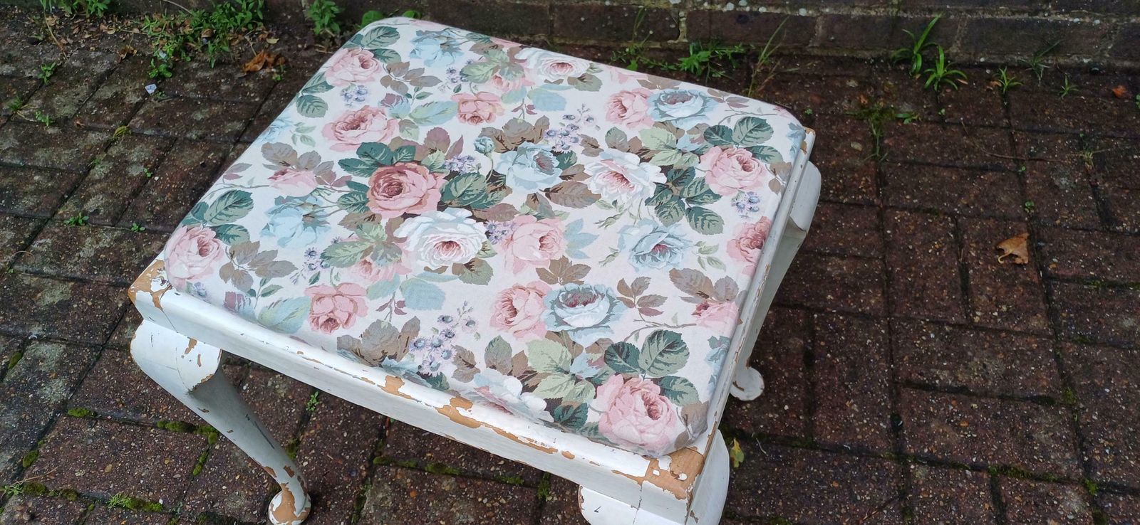 Vintage Retro Painted Shabby Chic Upholstered Stool Lift Out Seat White Flower Floral photo for sale