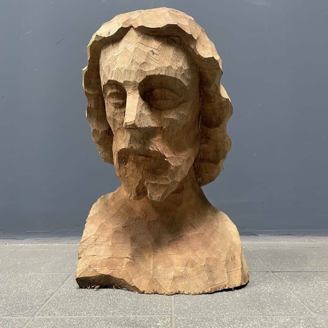 Houten Gesculpteerd Hoofd Of Buste Van Een Man Met Een Baard photo for sale