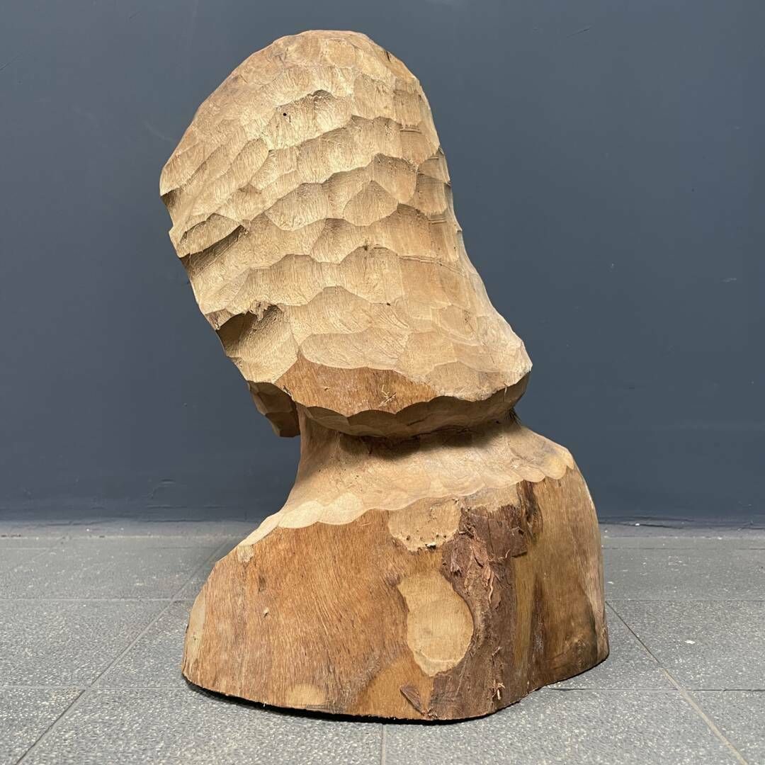photo furniture Houten Gesculpteerd Hoofd Of Buste Van Een Man Met Een Baard