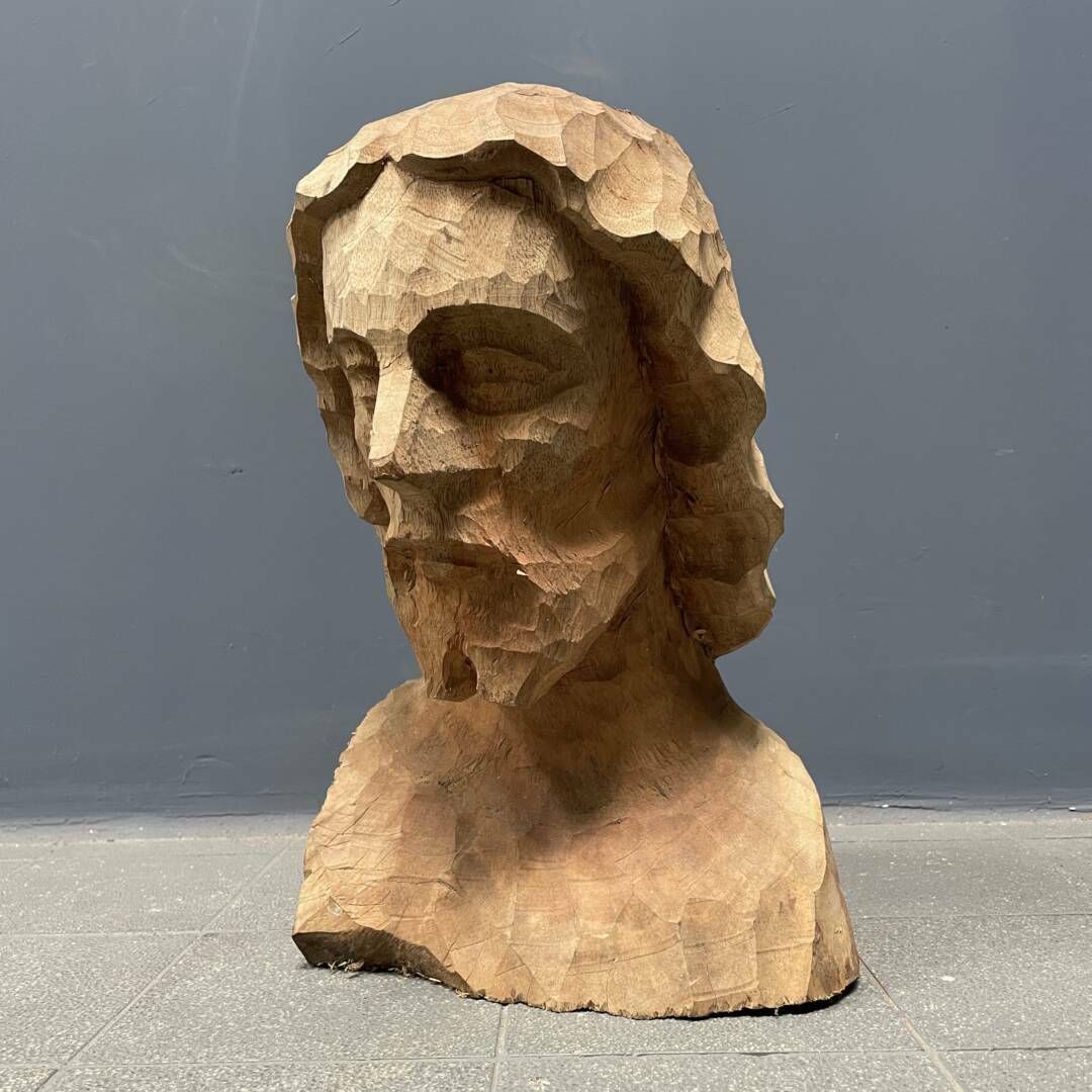 Kunst Houten Gesculpteerd Hoofd Of Buste Van Een Man Met Een Baard photo