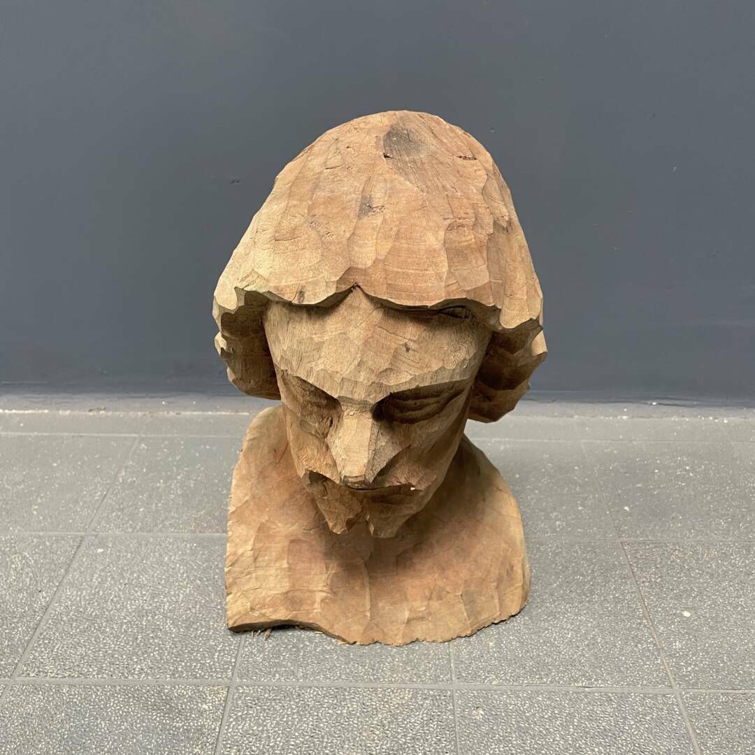 150.0 Houten Gesculpteerd Hoofd Of Buste Van Een Man Met Een Baard photo