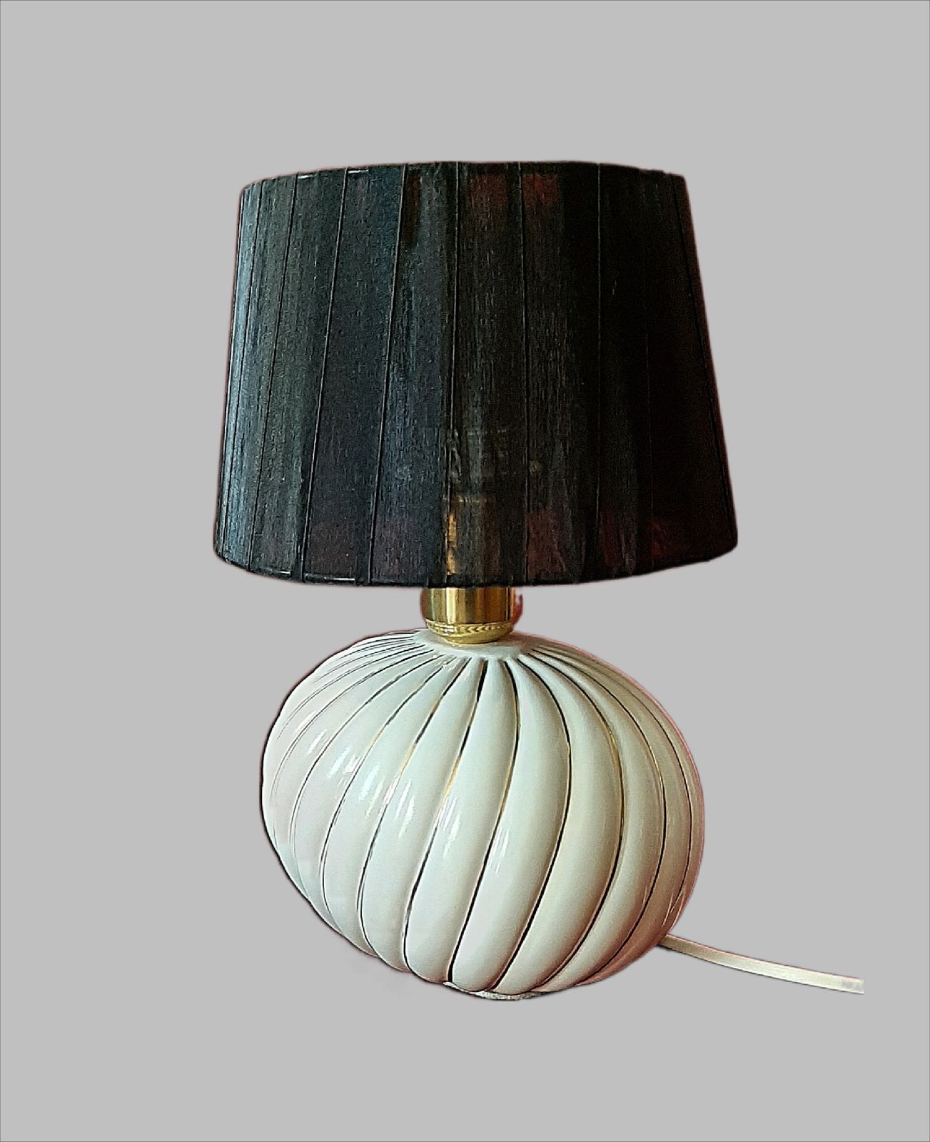 Pair Of Mid Century Lamps Italy 1970s Vintage Porcelain With Gilded Trim photo vinterior