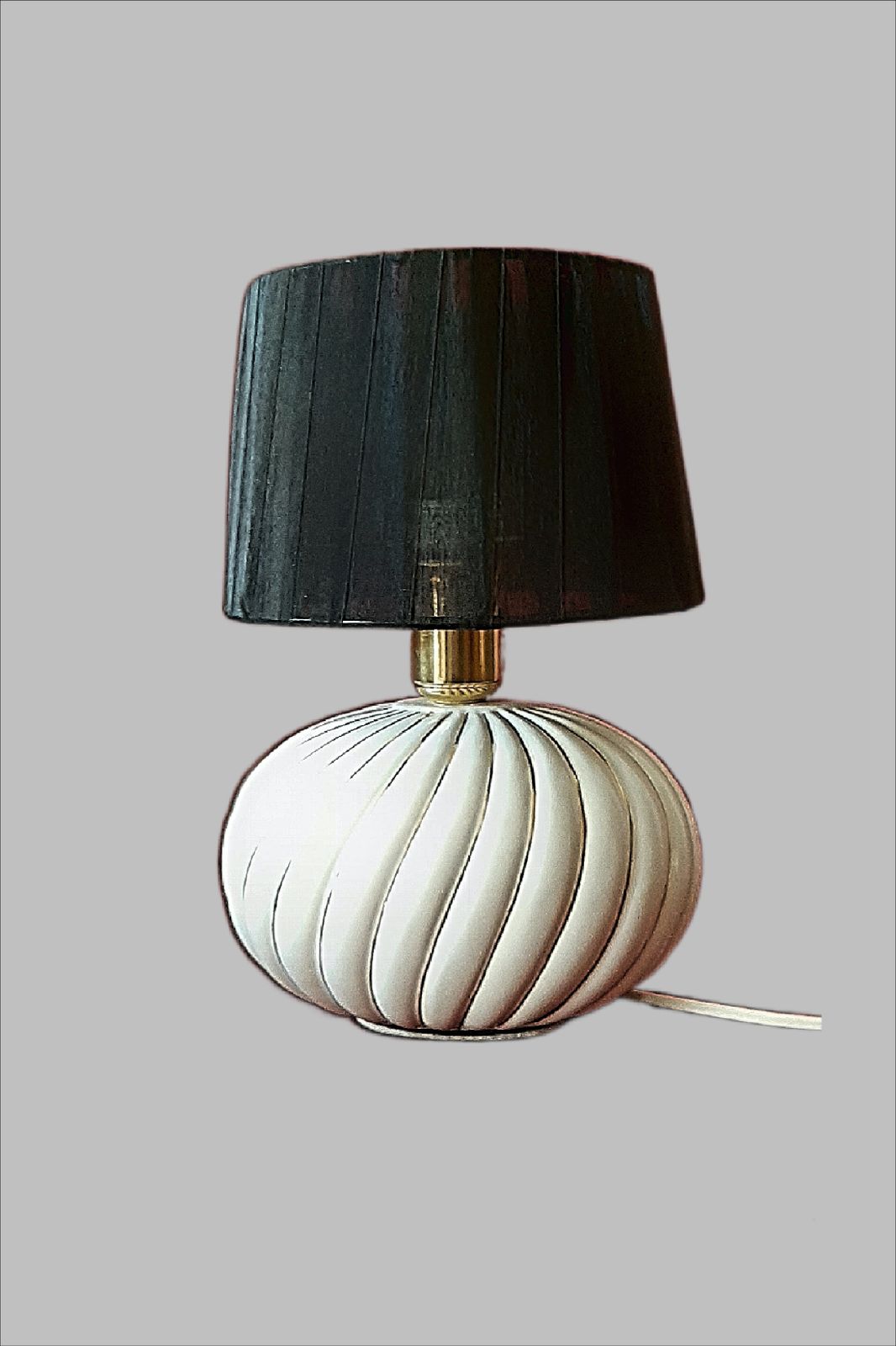 Pair Of Mid Century Lamps Italy 1970s Vintage Porcelain With Gilded Trim photo buy
