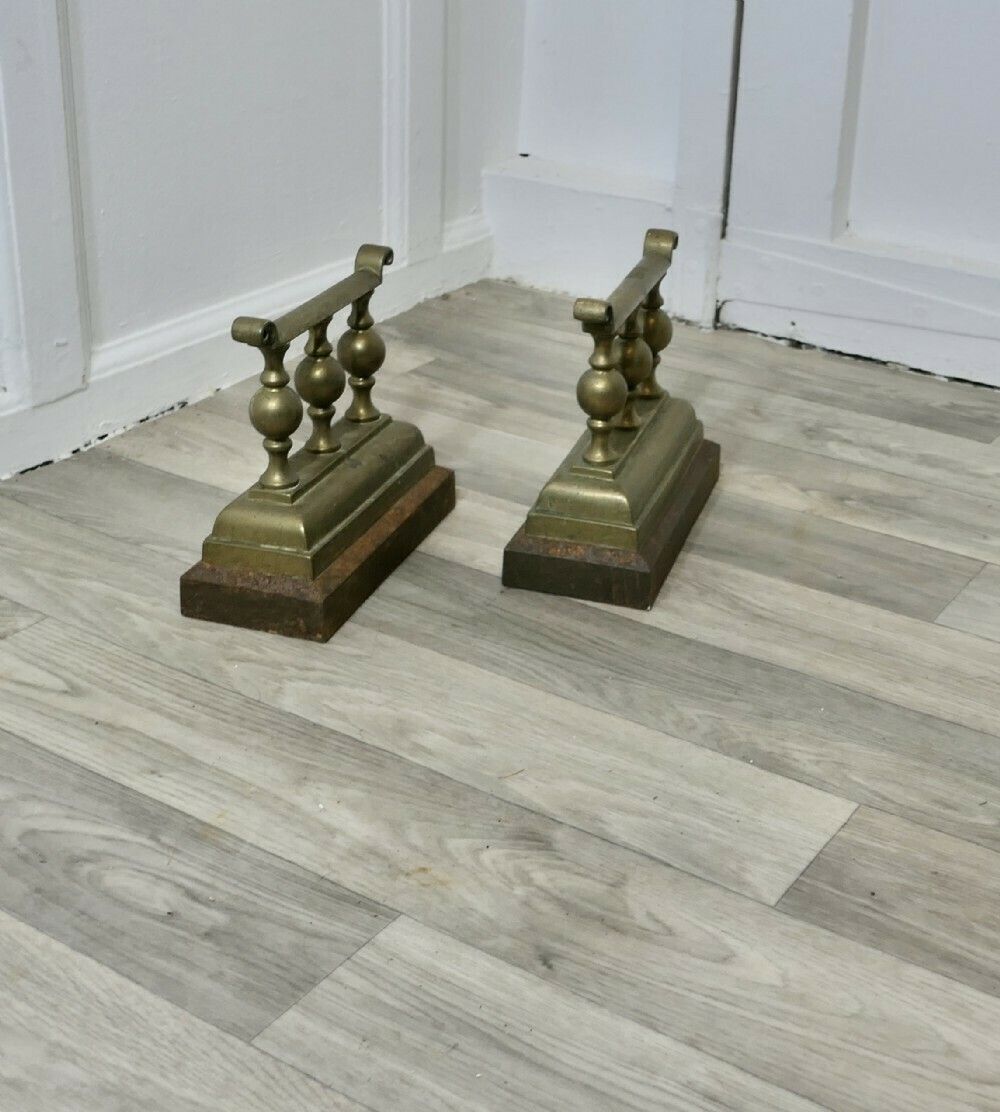 A Heavy And Attractive Pair Of Victorian Brass Andirons Or Fire Dogs
