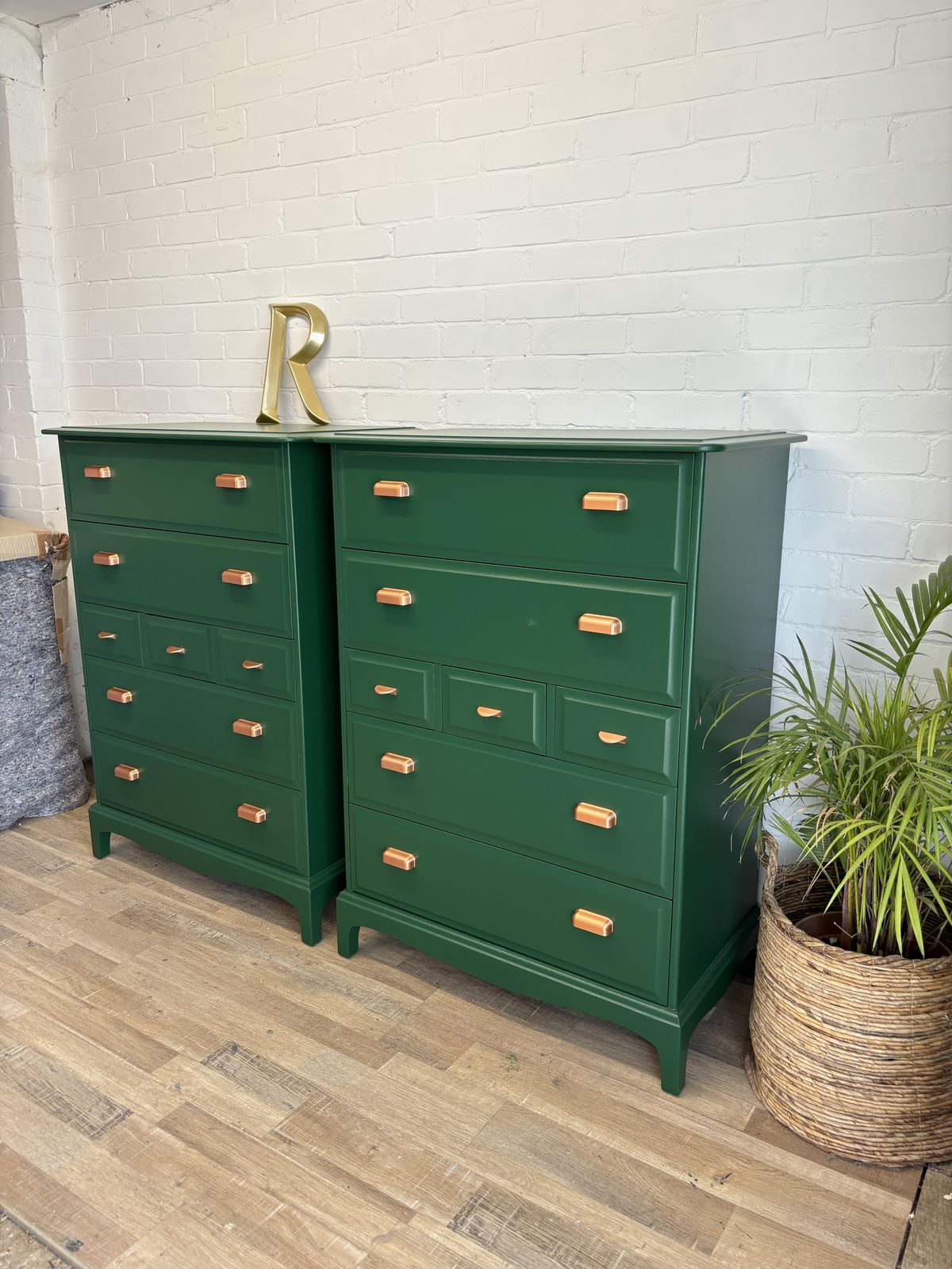 photo vinterior Pair Of Stag Minstrel Tallboy Chest Of Drawers Painted Green
