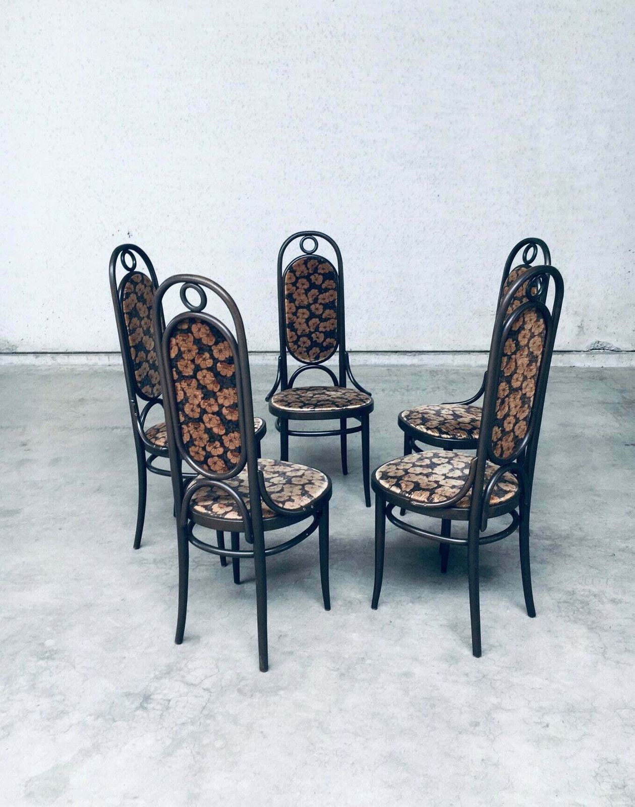 1400.0 Thonet 79 Model 207r "Long John" Eetkamerstoelen, 1979 photo