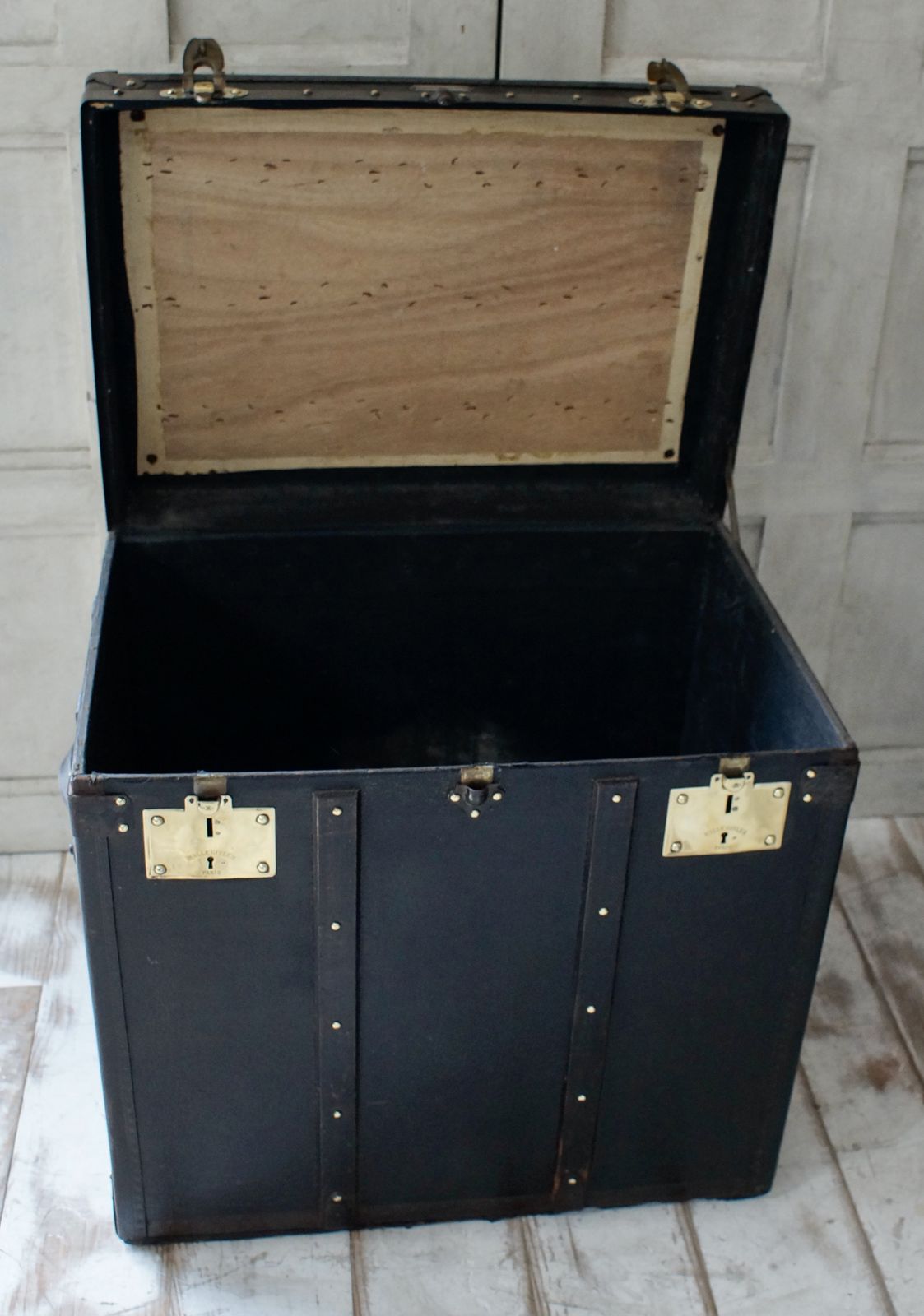 Antique "Malles Gisler Paris” Travel Trunk photo buy