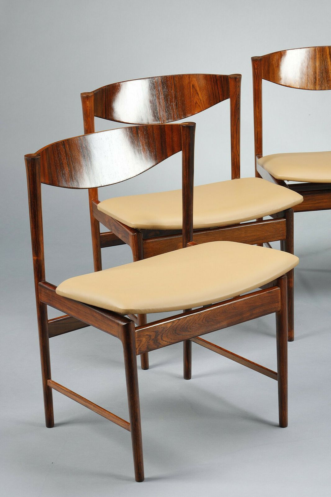 photo furniture Ib Kofod Larsen Rosewood Dining Table With Extension Leaf And Six Chairs