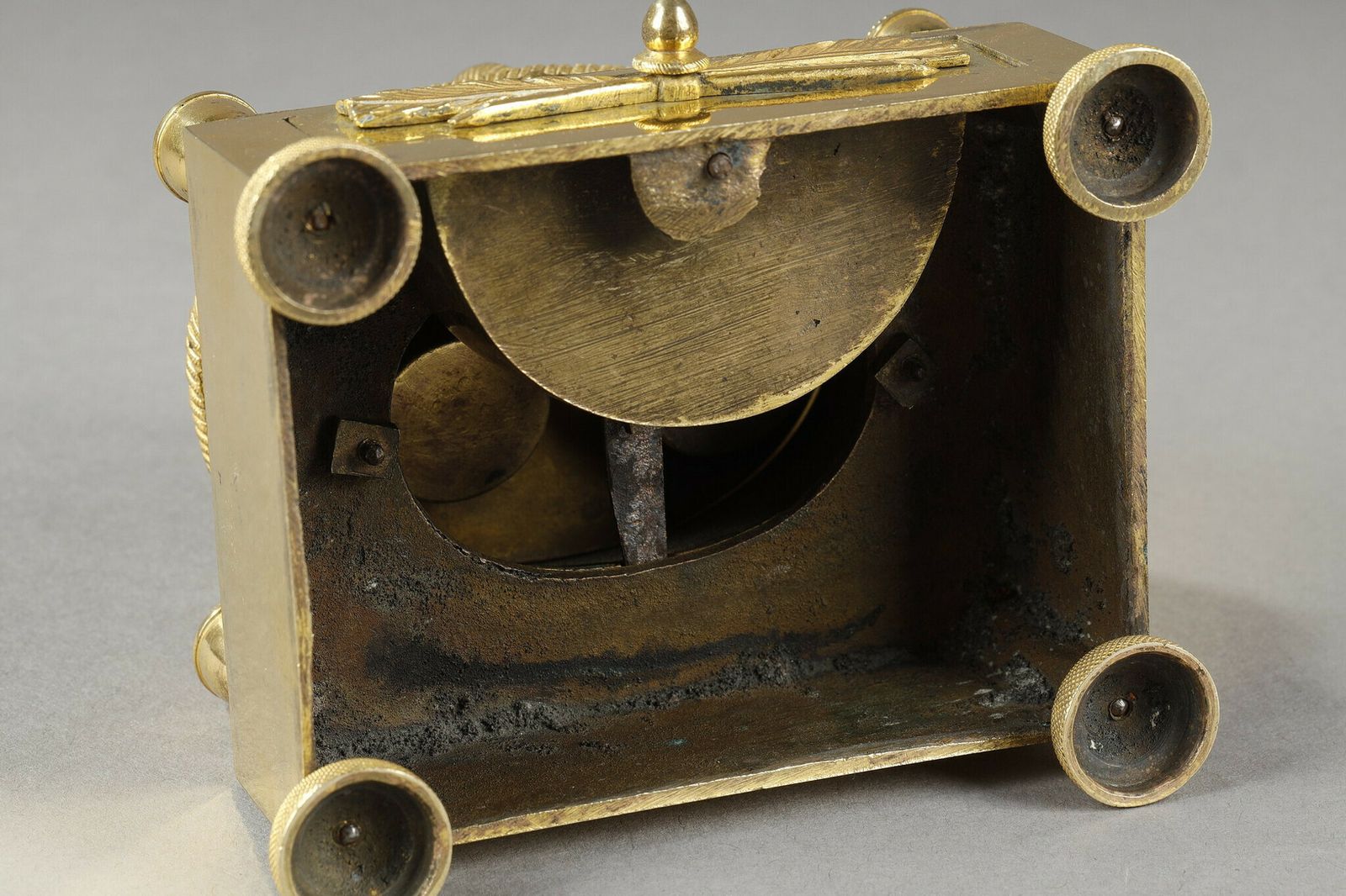 photo vintage Gilt Bronze Inkwell Forming A Basket Of Grapes