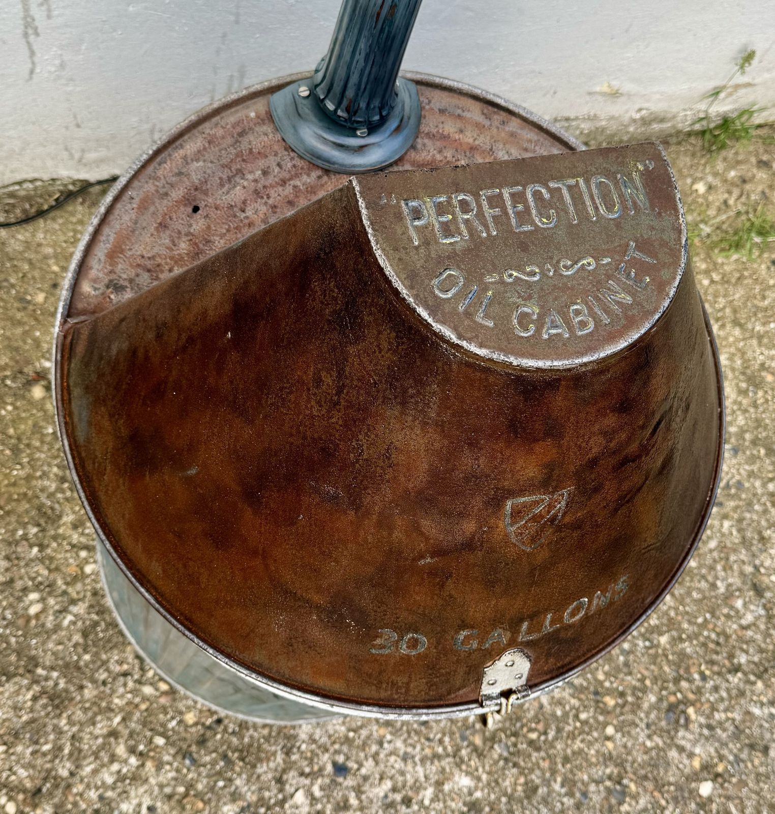 1930s Royal Daylight Oil Drum Lamp photo Lighting