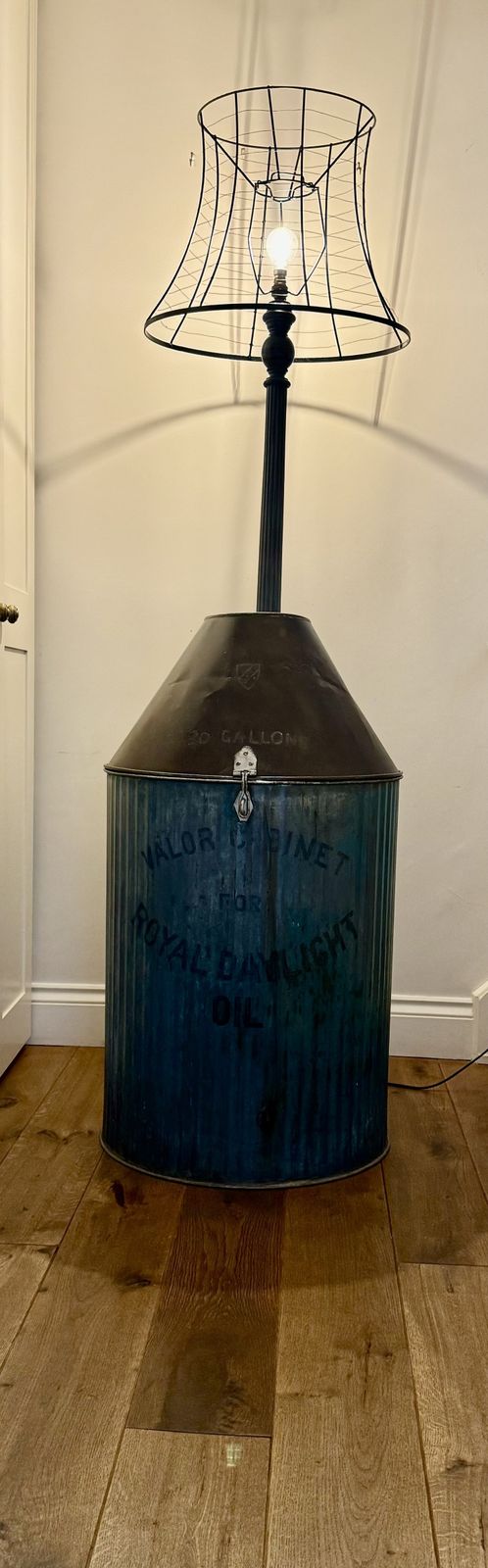1930s Royal Daylight Oil Drum Lamp photo vinterior