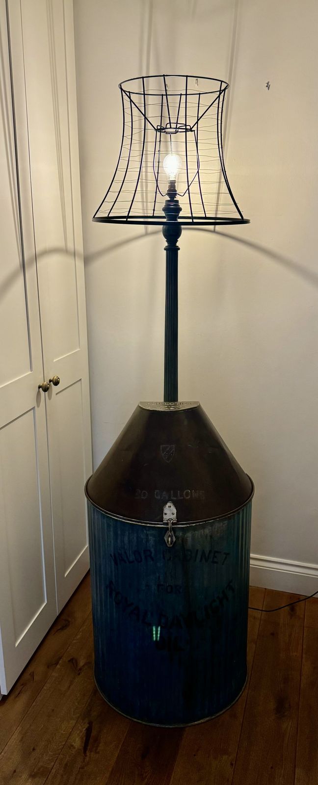 photo furniture 1930s Royal Daylight Oil Drum Lamp