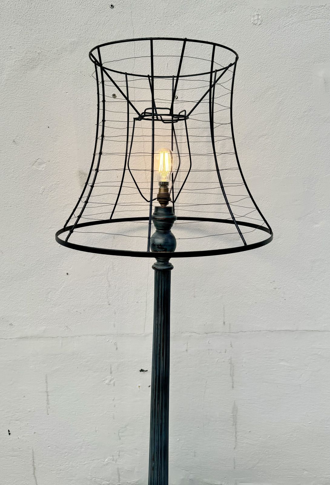 895.0 1930s Royal Daylight Oil Drum Lamp photo