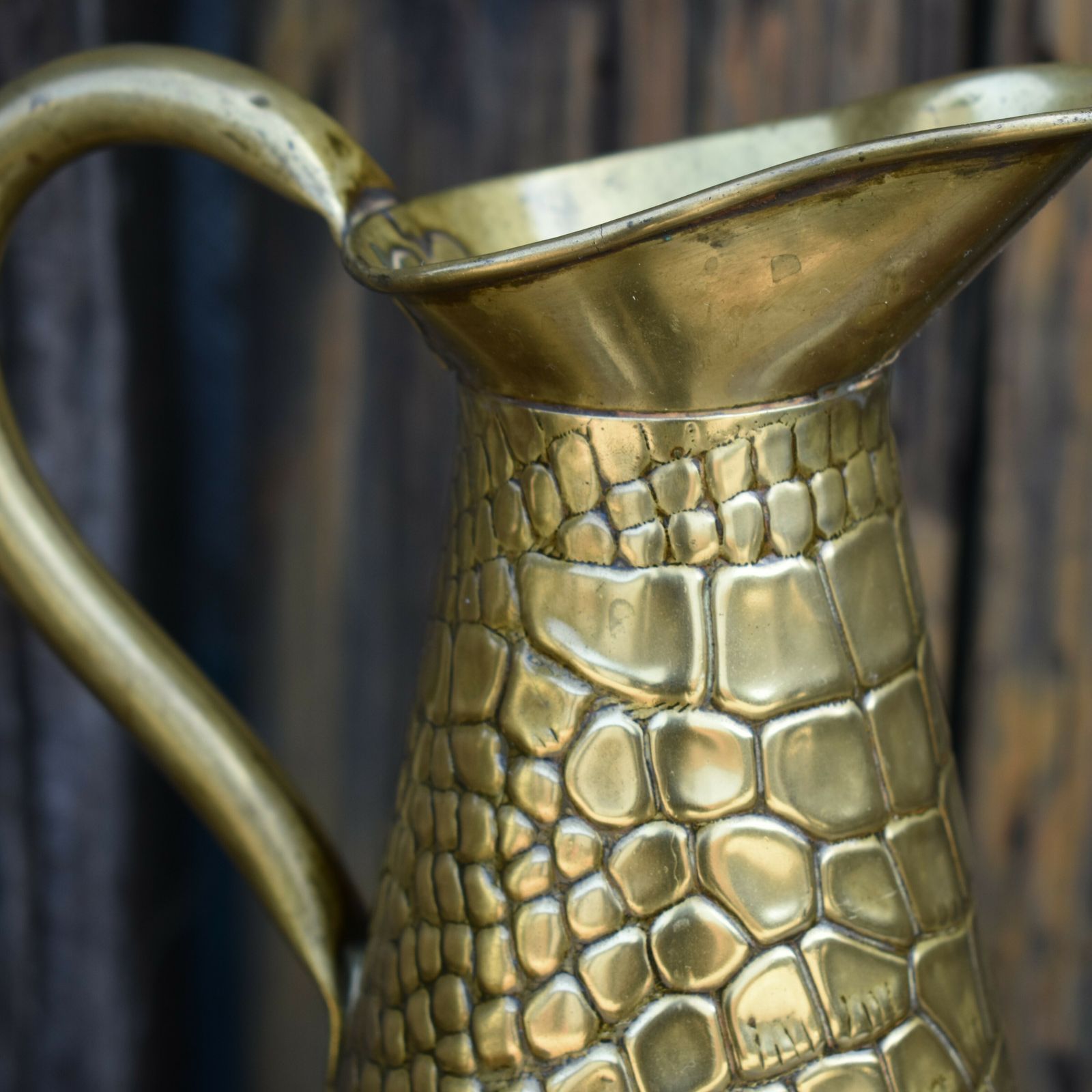 photo vinterior Antique Joseph Sankey Hand Beaten Reptile Repousse Brass Jug Ewer Pitcher Pair
