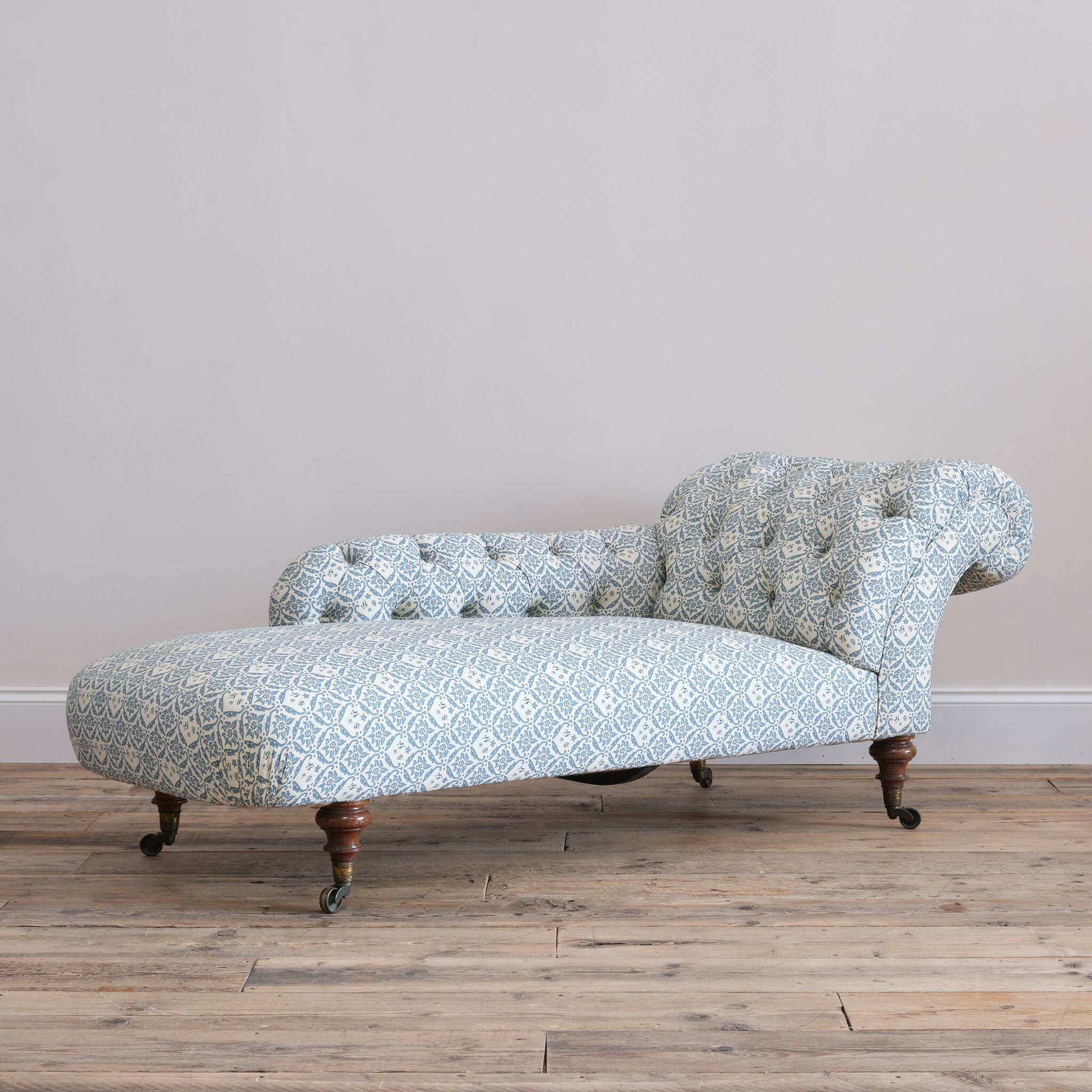 Antique 19th Century Howard & Sons Chaise Lounge