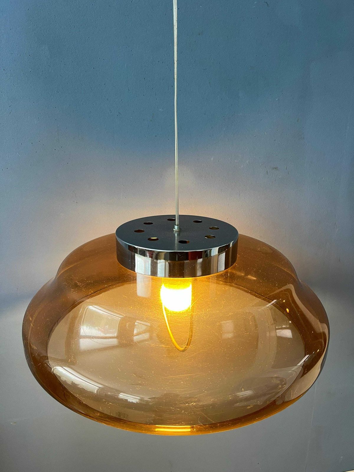 Oranje/Bruine Plexiglazen Space Age Ufo Hanglamp photo Verlichting