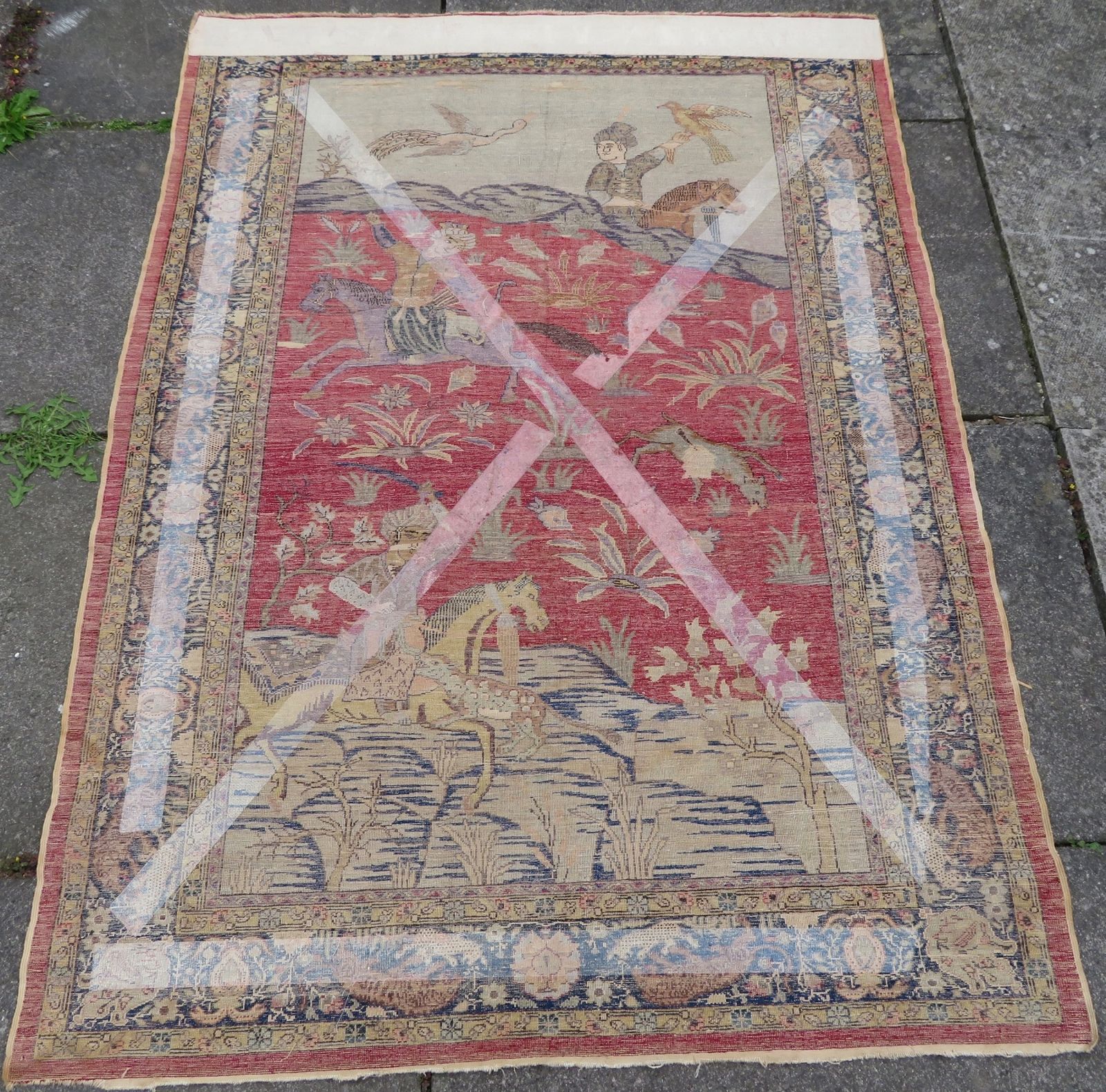 photo vintage 19th Century Turkish Pictorial (Hunting Scene) Silk Rug. West Anatolia. 171cm X 125cm.
