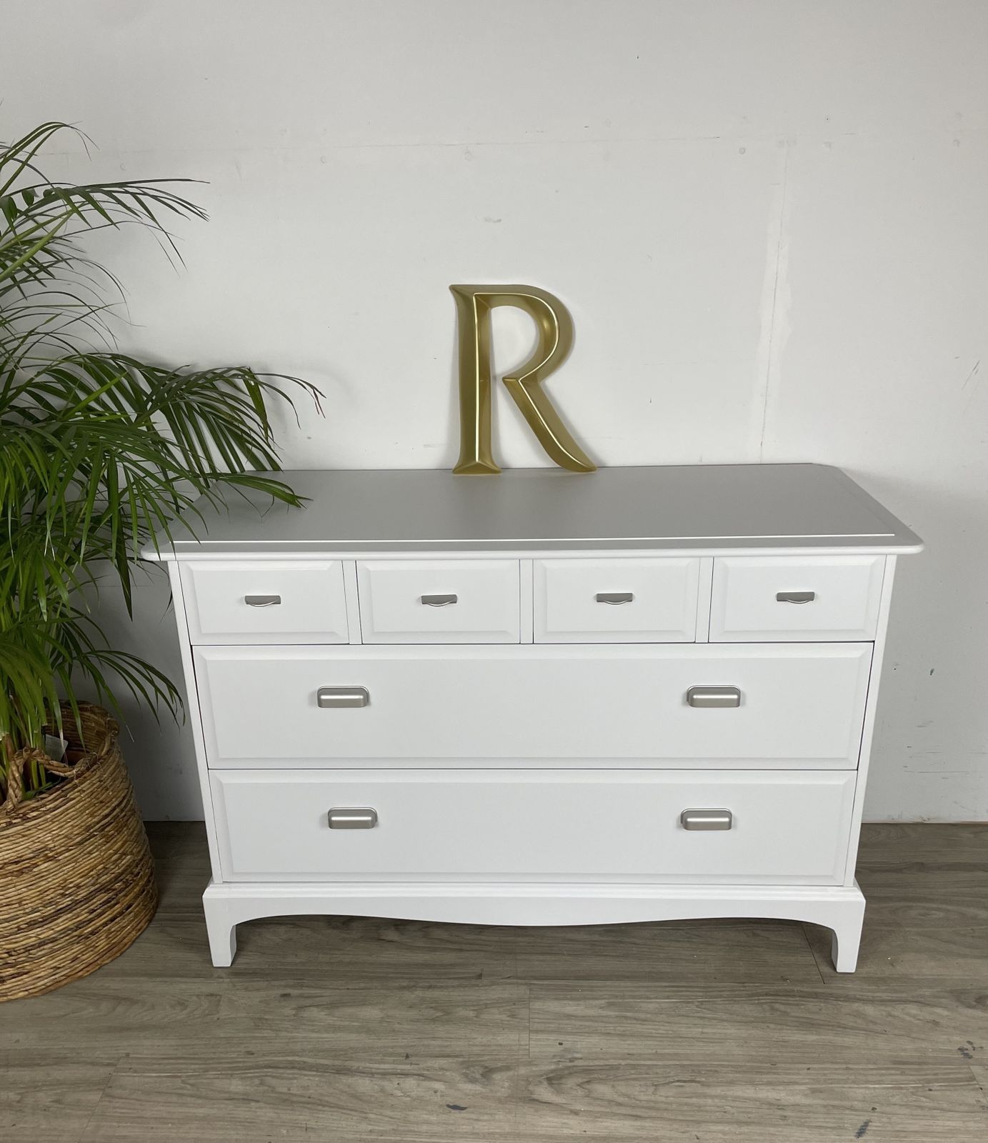 Stag Minstrel Chest Of 4 Over 2 Drawers Painted Grey photo vinterior