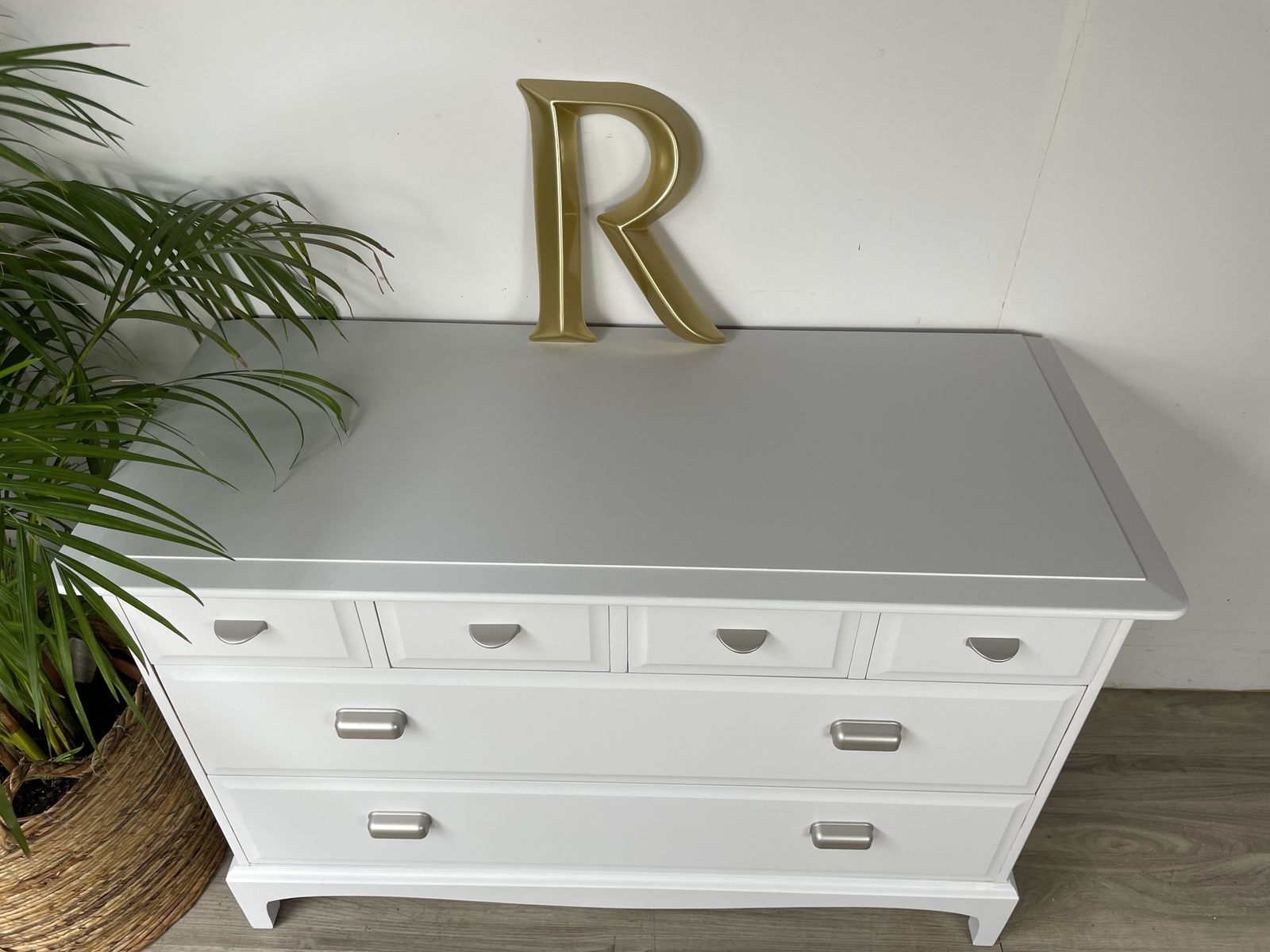 photo vinterior Stag Minstrel Chest Of 4 Over 2 Drawers Painted Grey