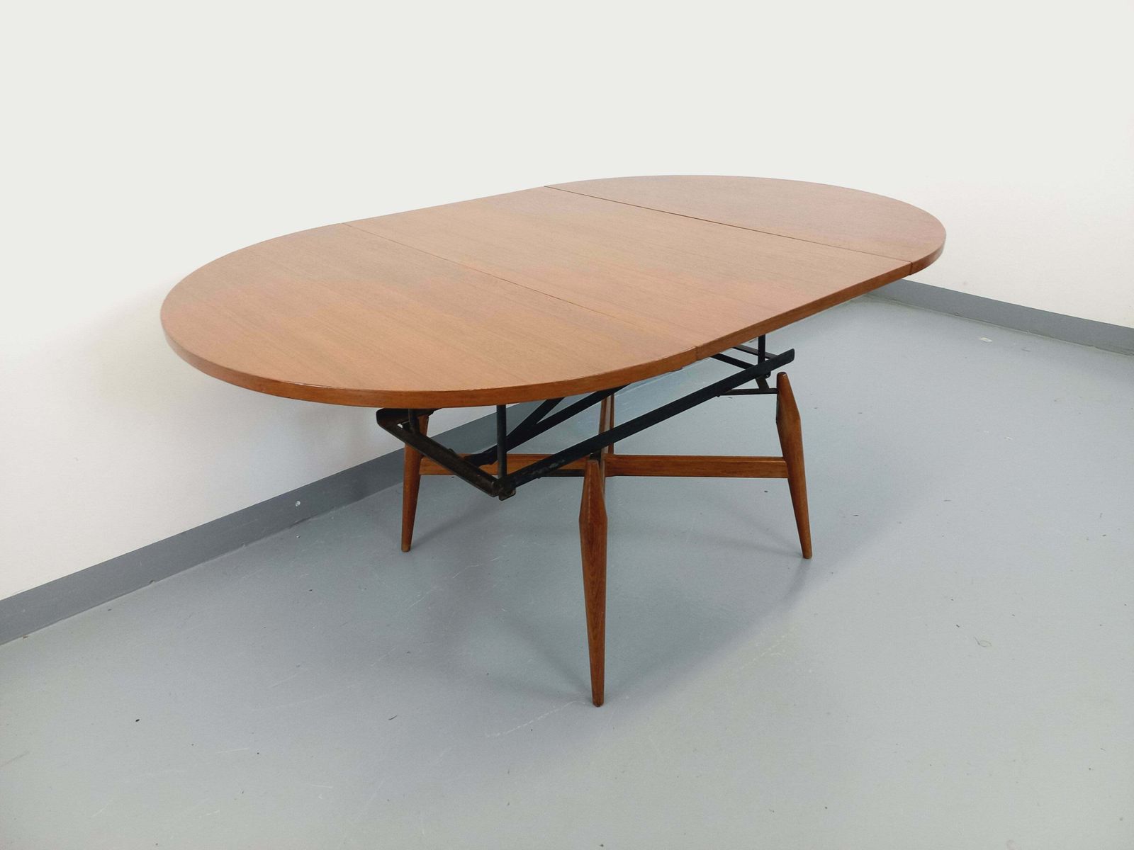 Mobilier Table basse ronde extensible Smorrebrod en teck, par Arne Vodder photo