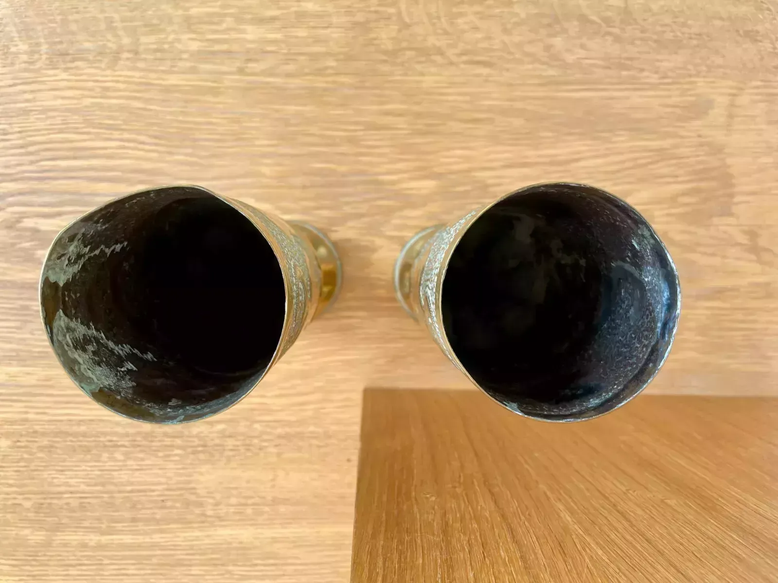 A Pair Of Brass Trench Art Vases With Vine Pattern "Souvenir De Vouziers 14 19" photo 100.0