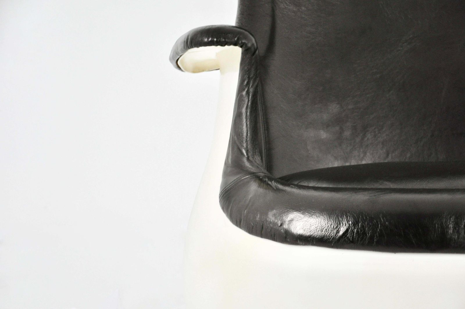 photo furniture "Culbuto" Armchair By Marc Held For Knoll International, 1960s