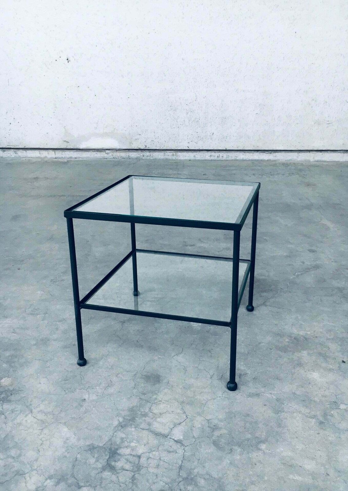 Minimalistisch Design Bijzettafel Met Twee Niveaus, België, Ca. Jaren 1960 photo vinterior