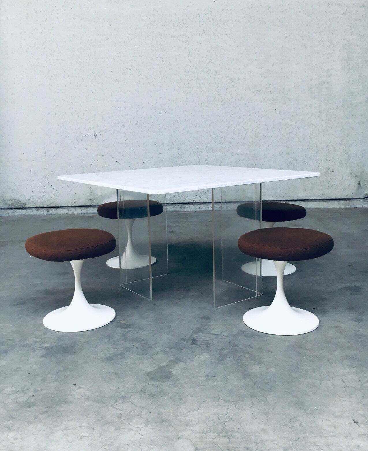 photo for sale Minimalistische Marmeren Zweefblad Eettafel, Italië, Ca. Jaren 1970