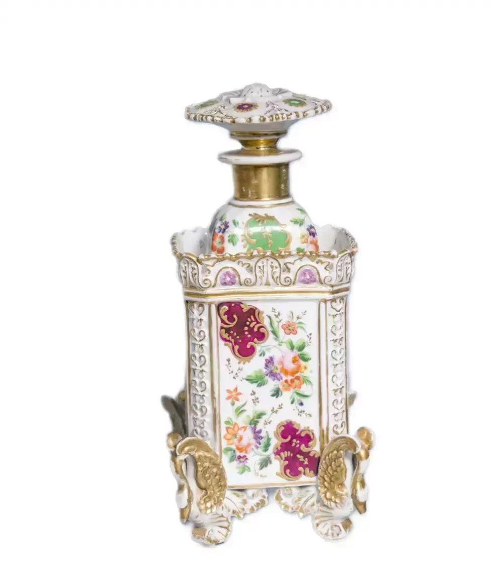Perfume Bottle Made Of French Polychrome And Gilded Porcelain. Jacob Petit 19th Century photo 950.0