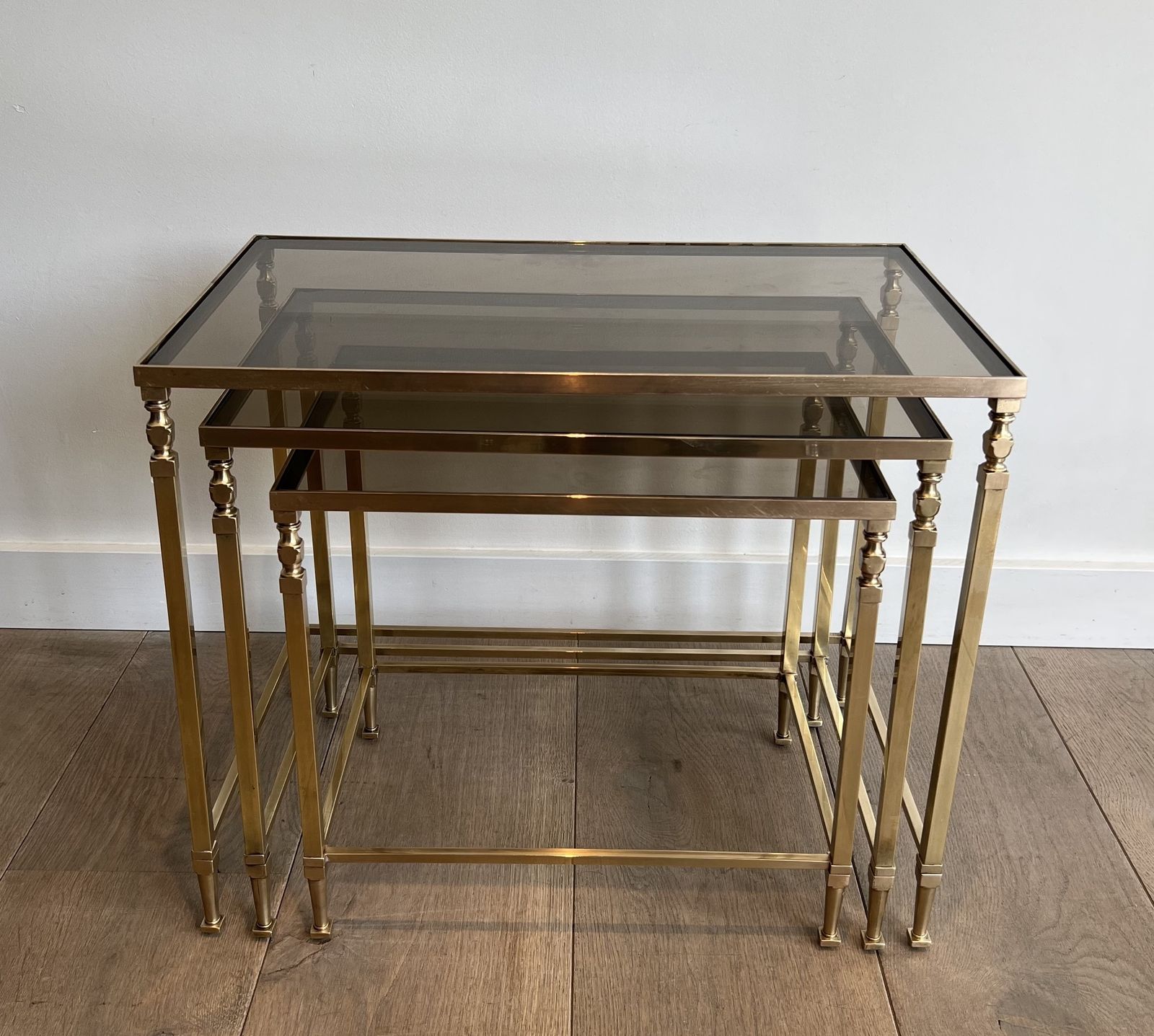 2450.0 Suite Of Tables Neoclassical Neoclassical Lison Of The Maison Ramsay photo