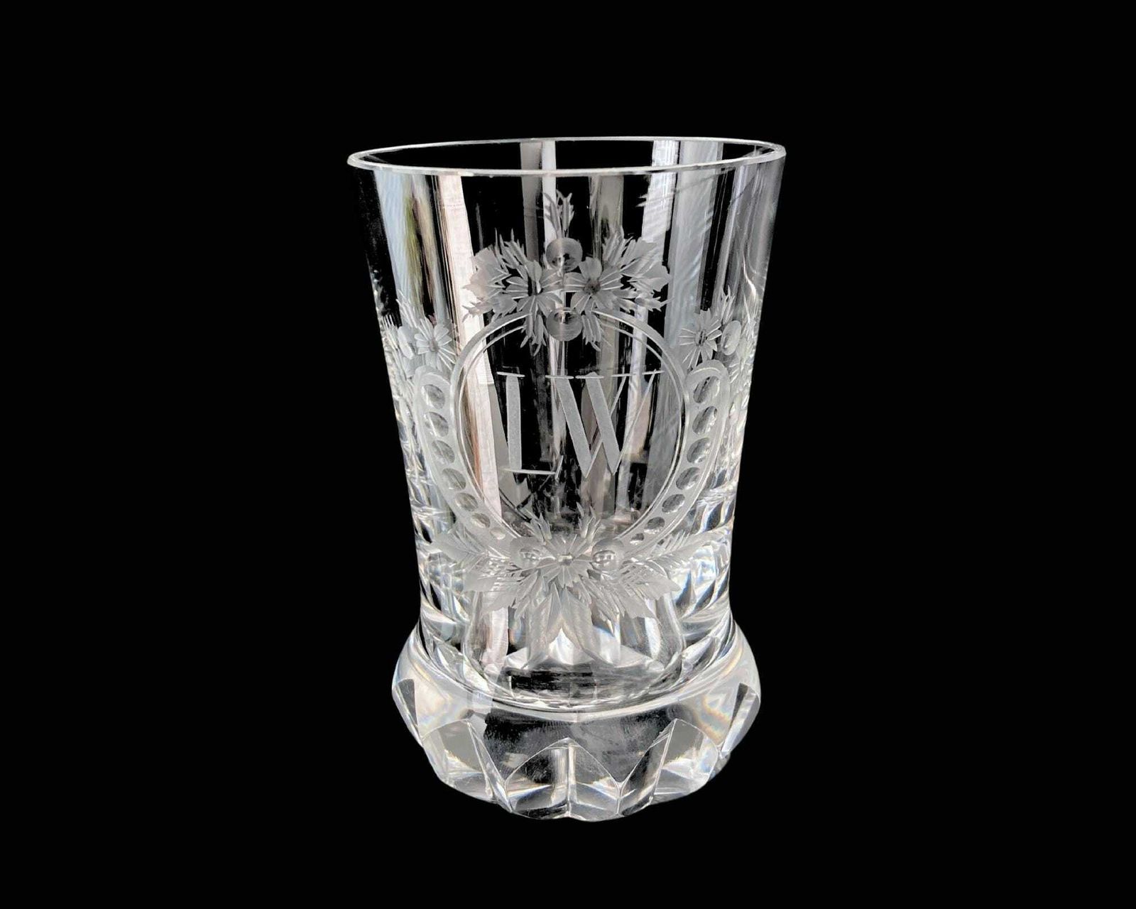 Gegraveerde Kristallen Tumbler | 2 Stuks | Biedermeier Kristal | Initialen Iw Lw photo furniture