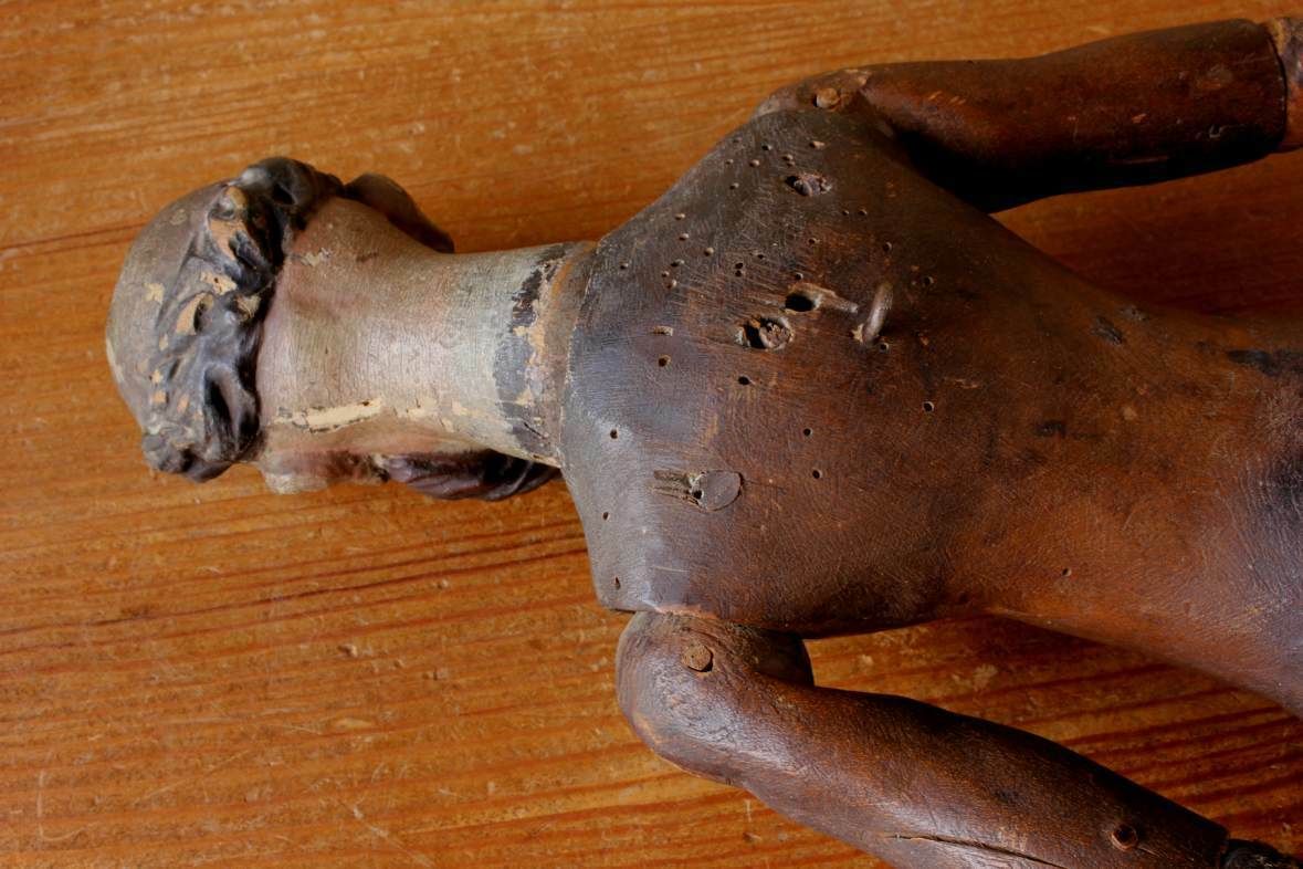 photo vintage Mannequin Lay Figure. Wooden Articulated Jesus Christ Santos Doll. 18th Century.