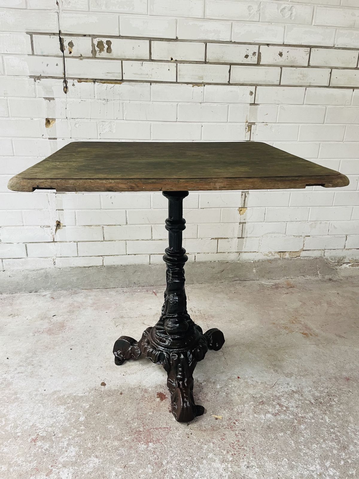 Very Nice Garden/House Table. photo Furniture