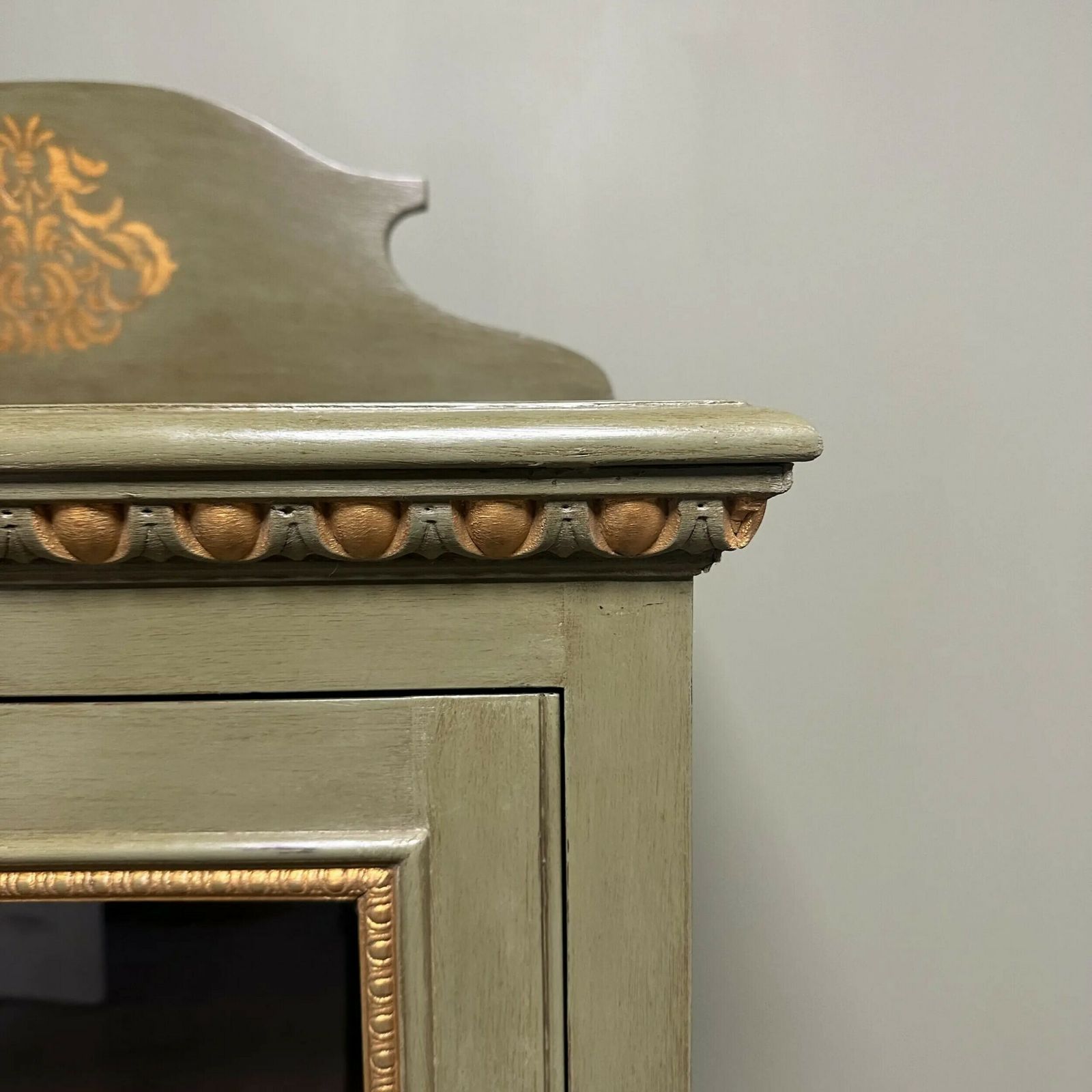 Elegant Edwardian Antique Painted Cabinet photo vinterior