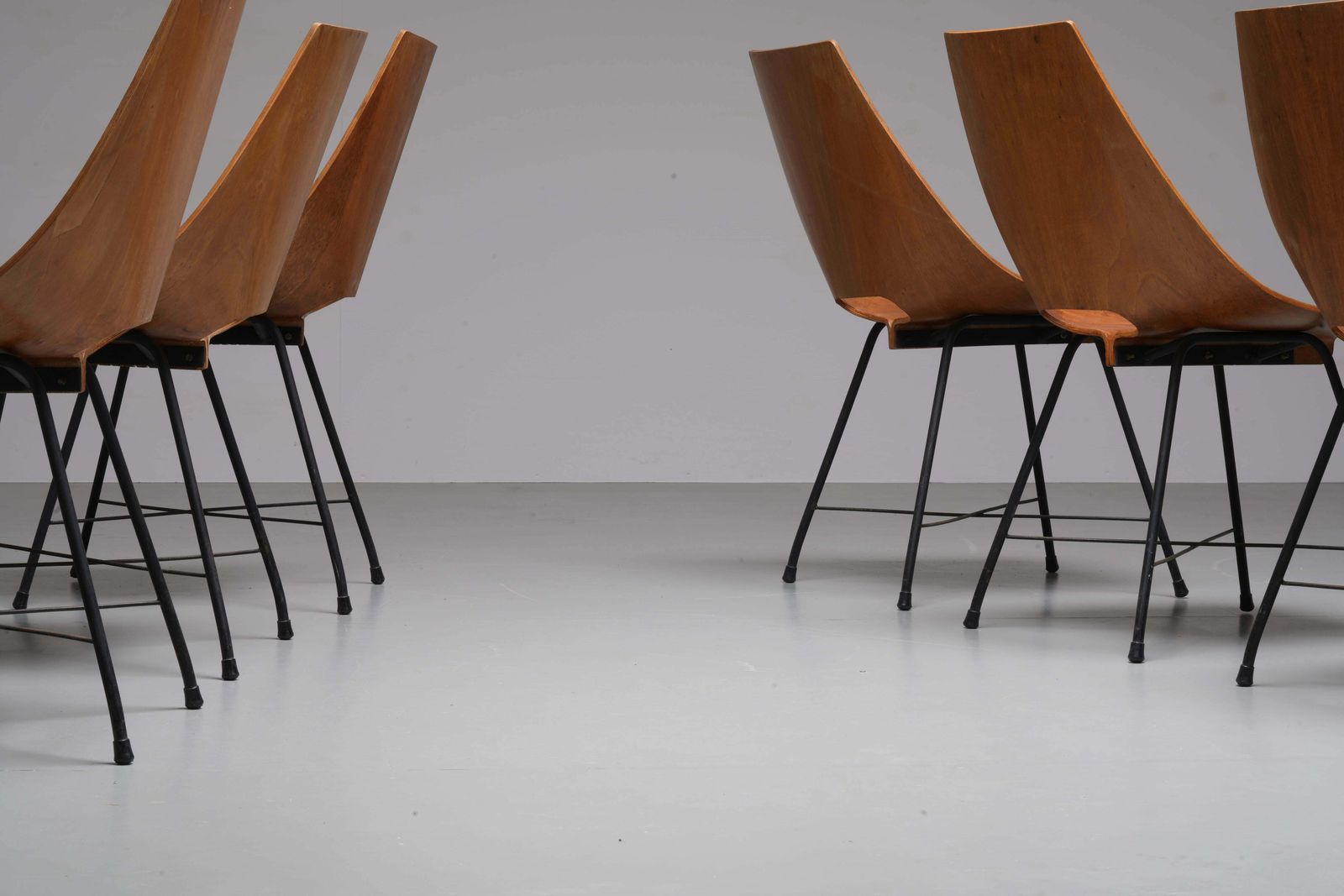 photo furniture Set Van 6 Eetkamerstoelen Van Carlo Ratti In Multiplex En Metaal, Italië, 1954