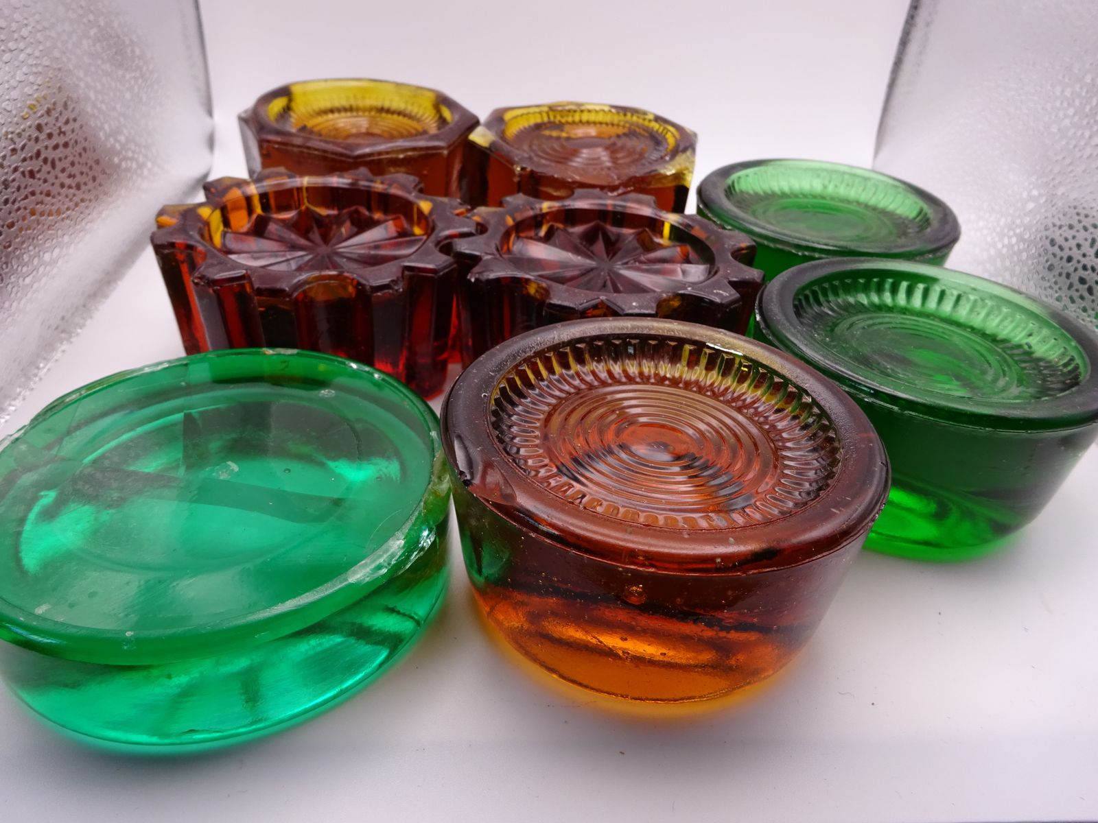8 Antique Coloured Pressed Glass Furniture Feet/Castor Cups photo Home Decor