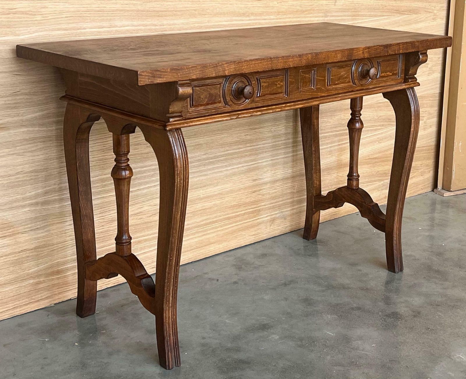 Console, bureau ou table de toilette catalane en noyer, début du XIXe siècle photo 3097.0