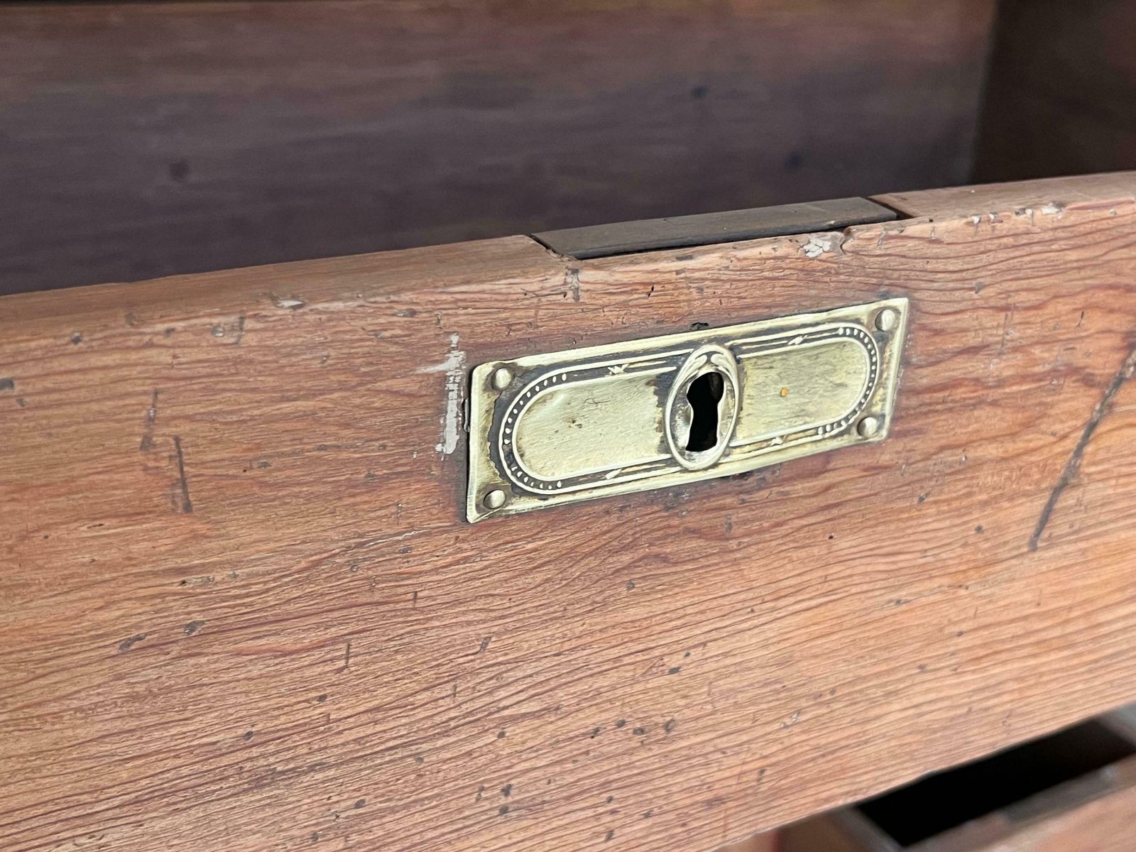 photo buy Bureau de campagne ou console en pin espagnol, vers 1890