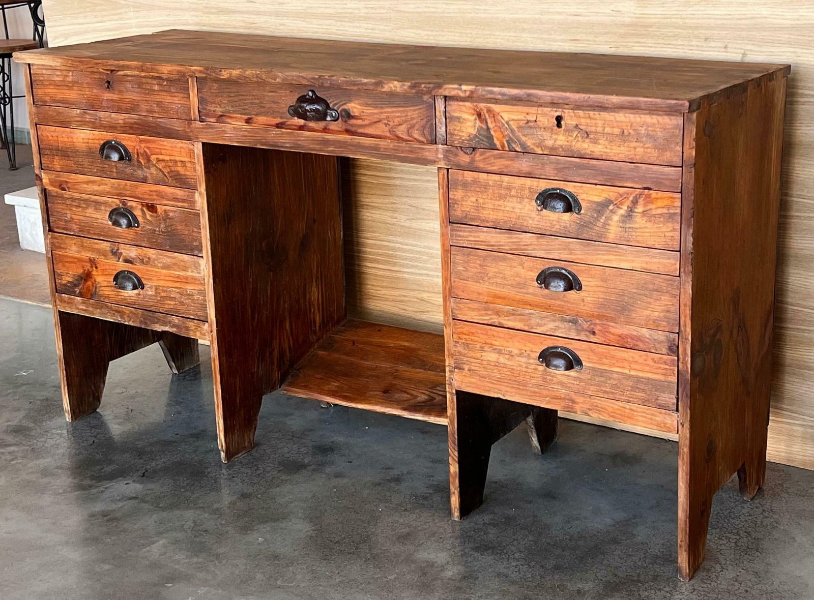 Bureau secrétaire espagnol en pin, années 1920 photo buy