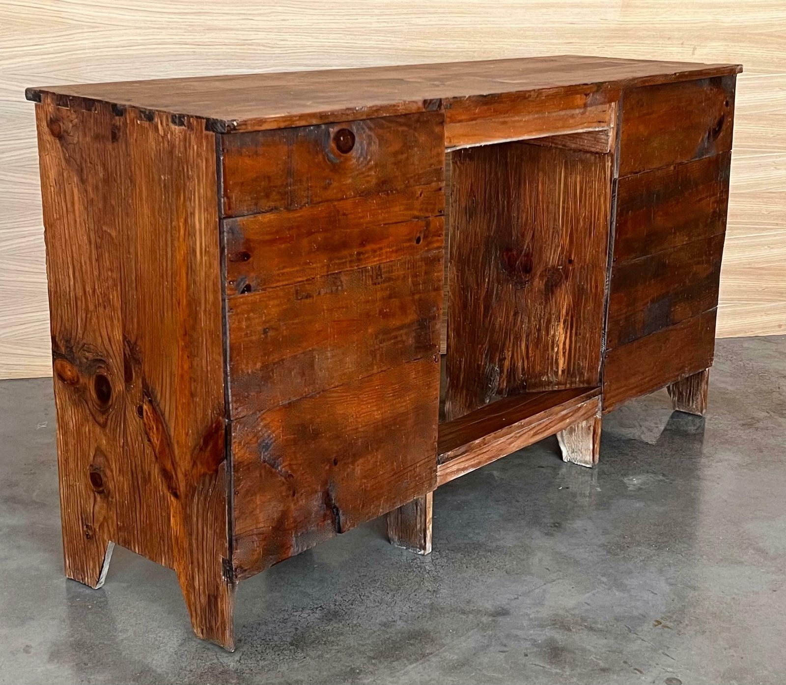 photo furniture Bureau secrétaire espagnol en pin, années 1920