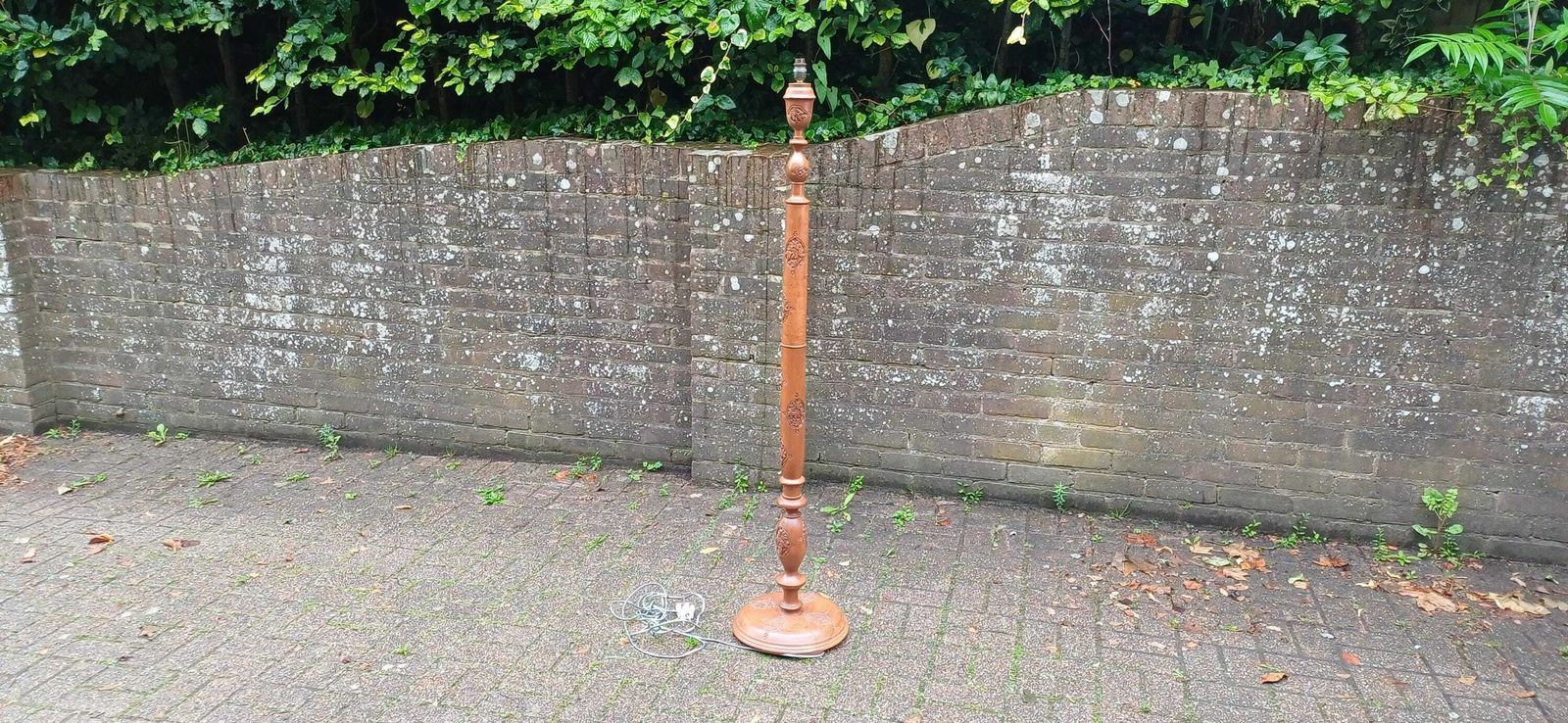 Superb Vintage Mid 20th Century Carved Oriental Style Standard Lamp