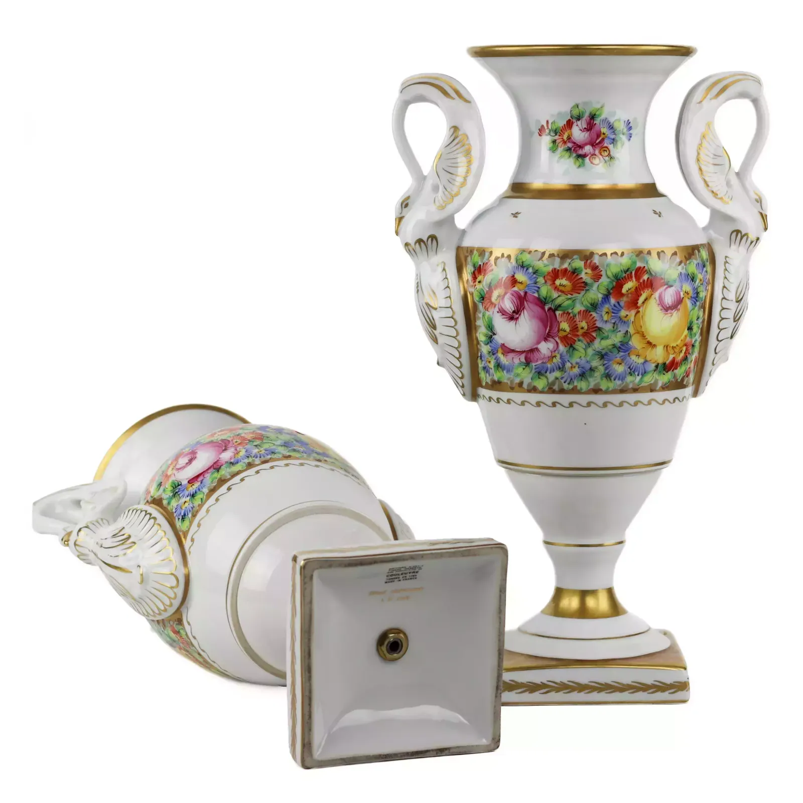 A Pair Of Gilded Porcelain Couleuvre Vases In The French Empire Style. 20th Century. photo 684.0