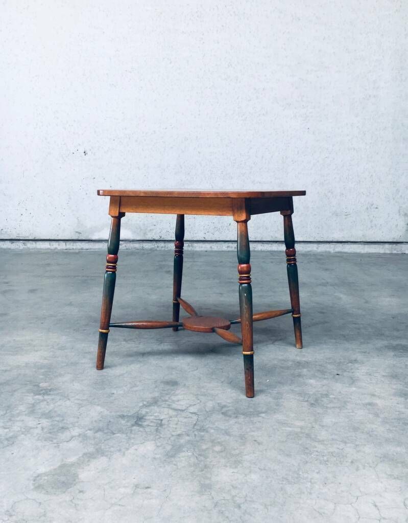 Amsterdam School Design Geschilderde Bijzettafel, Nederland Jaren 1920 photo Meubels