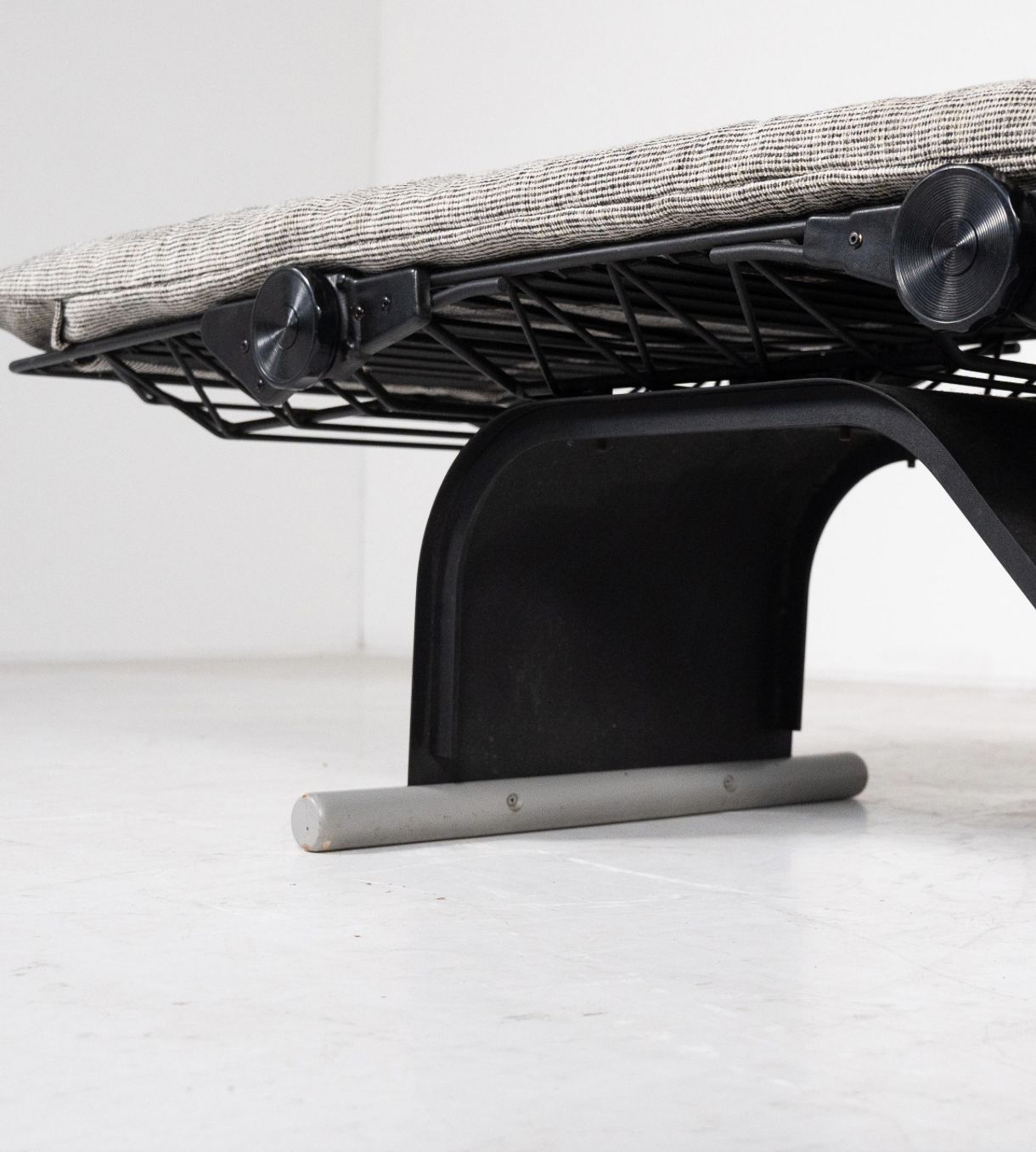 Mid Century Modern Daybed, Italy, 1960s photo for sale